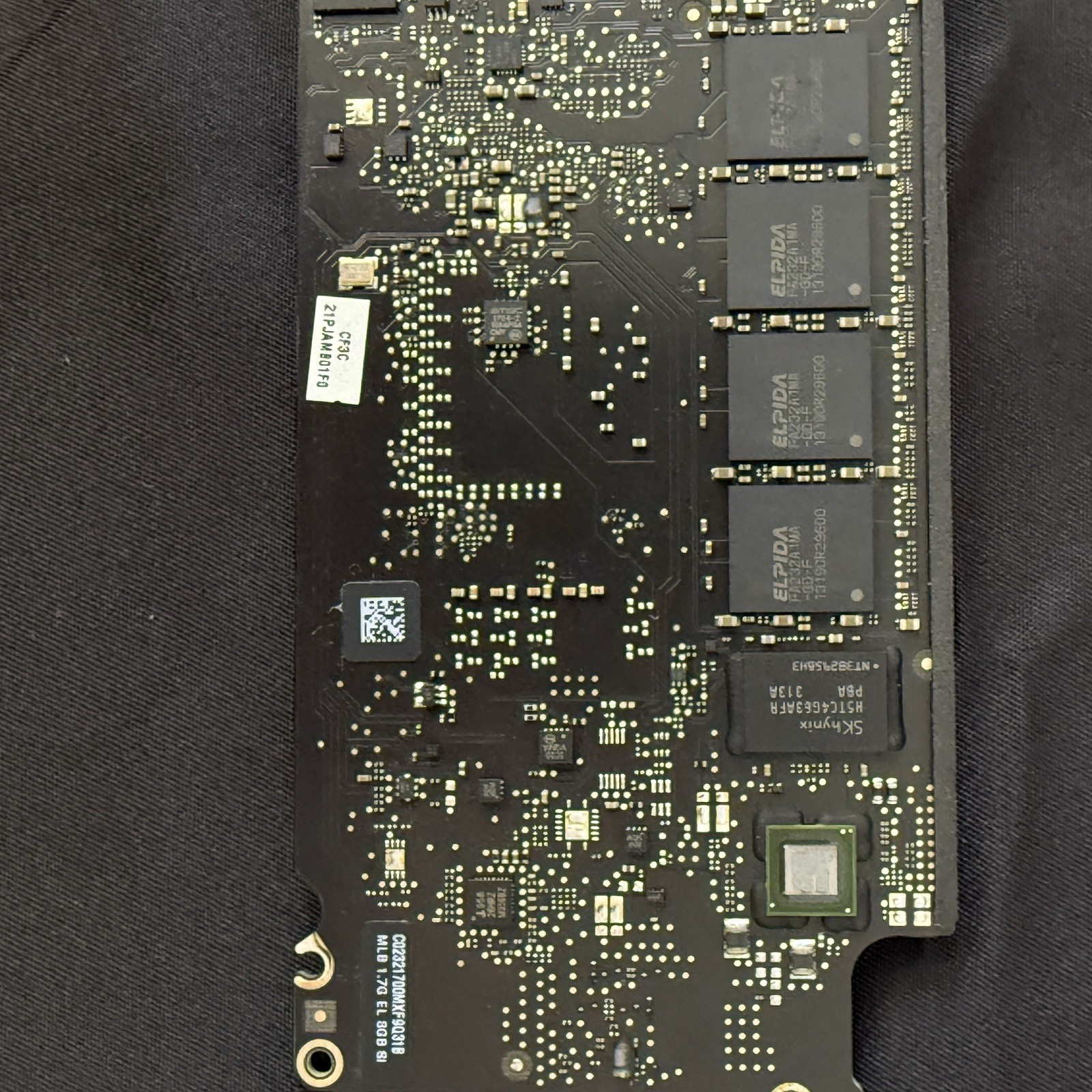 MacBook Air 11 inch A1465 2013 i7 1.7GHz 8GB Logic Board 661-7472 820-3435-A OEM