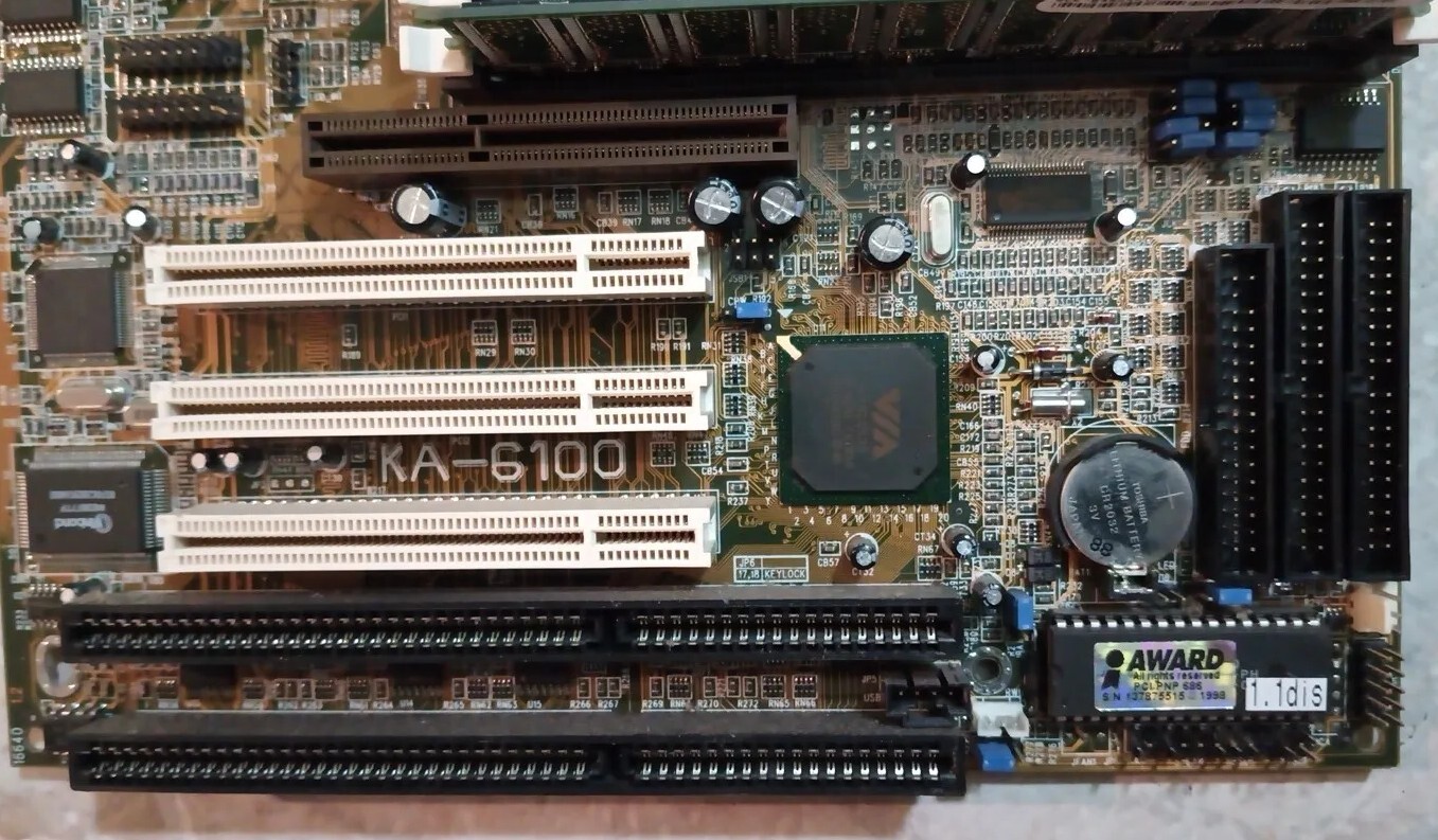 Mother Board w/Pentium II «Everex Explora» Desk Top Addl Memory Circa 1998-2003