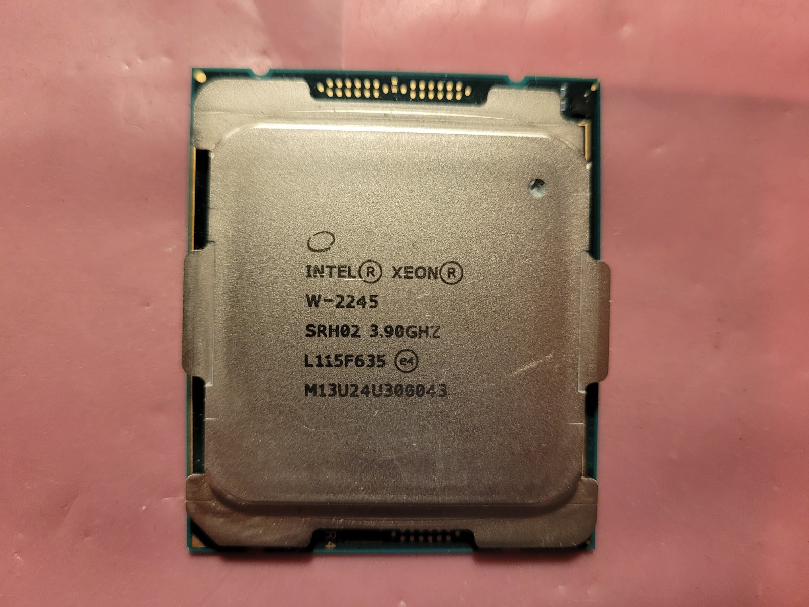 Intel Xeon W-2245 3.90GHz 8C/16T LGA2066 16.5MB Server CPU Processor SRH02 155W