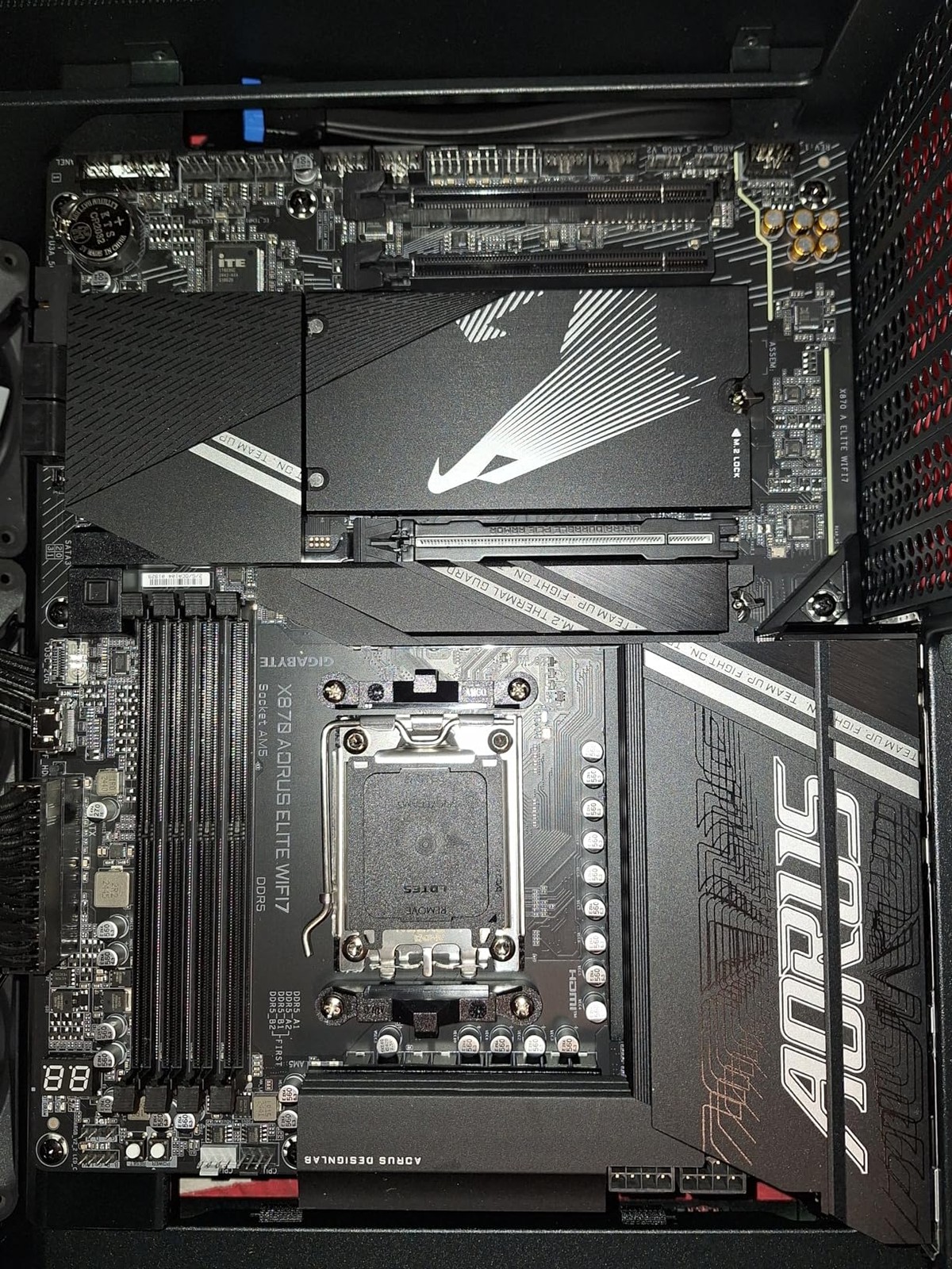 GIGABYTE X870 AORUS Elite WIFI7 AM5 ATX DDR5 PCIe5 USB4 2.5GbE Motherboard