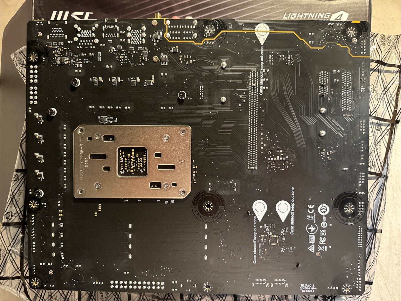 MSI – PRO B650-S WIFI-Lightning 4 GEN, ProSeries Motherboard AMD RYZEN 9000/8000