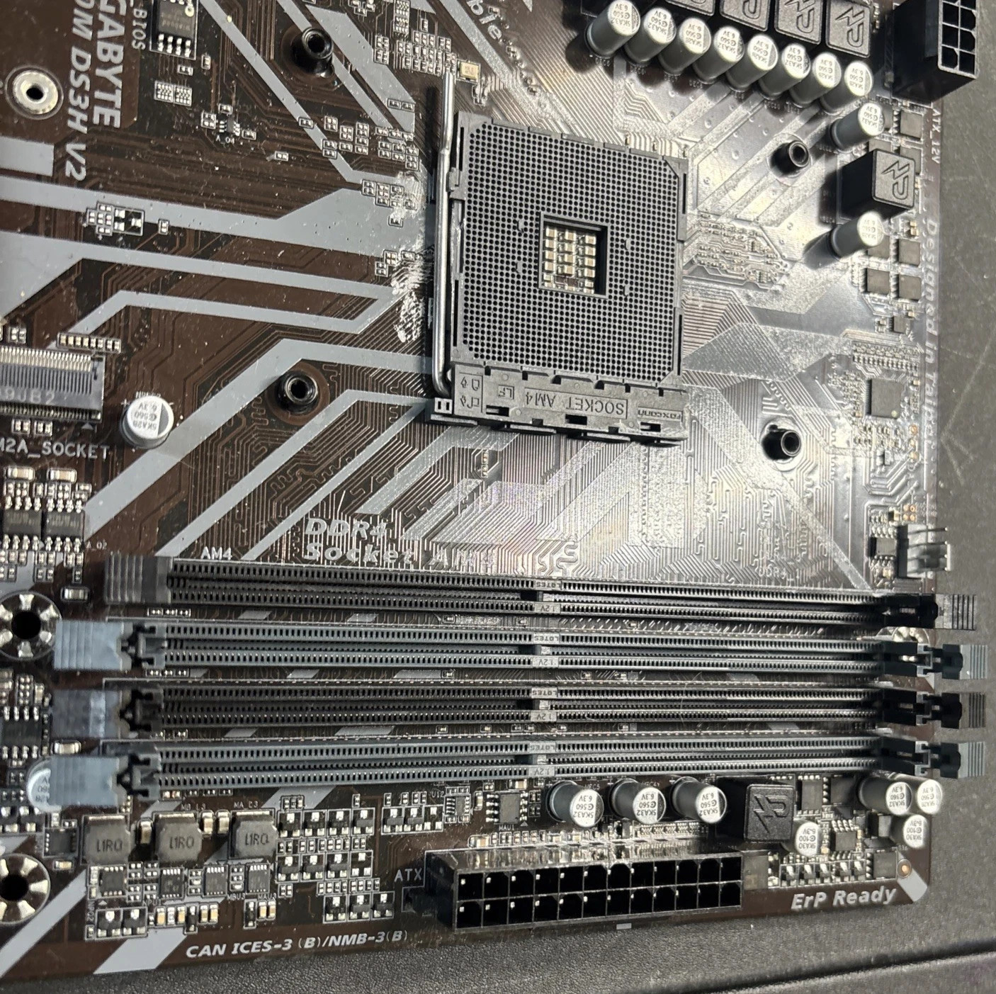Gigabyte B450M DS3H V2 ( READ DESCRIPTION !!! )
