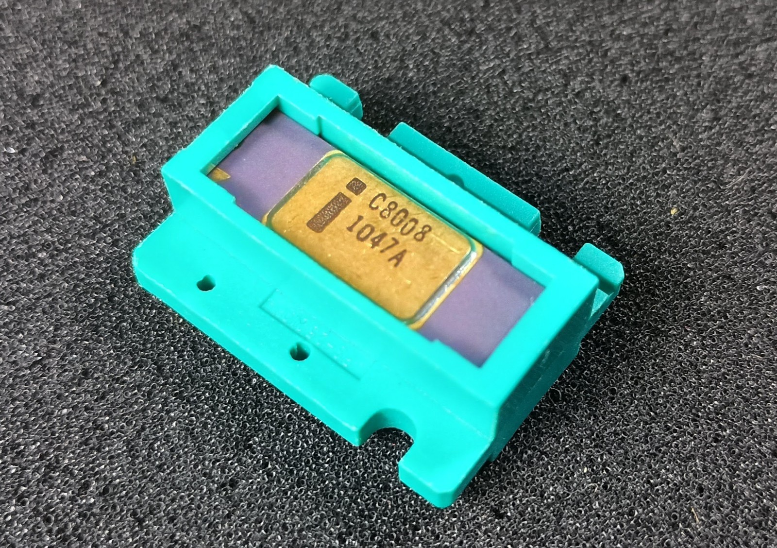 Vintage Intel C8008 1st 8-Bit CPU Purple/Gold/Ceramic NOS 1976 Working NOS