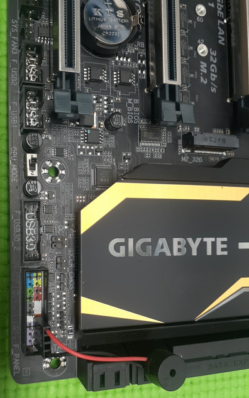 Gigabyte GA-X99P-SLI LGA2011-3 X99 ATX DDR4 w i7-6800K I/O plate NO Ram