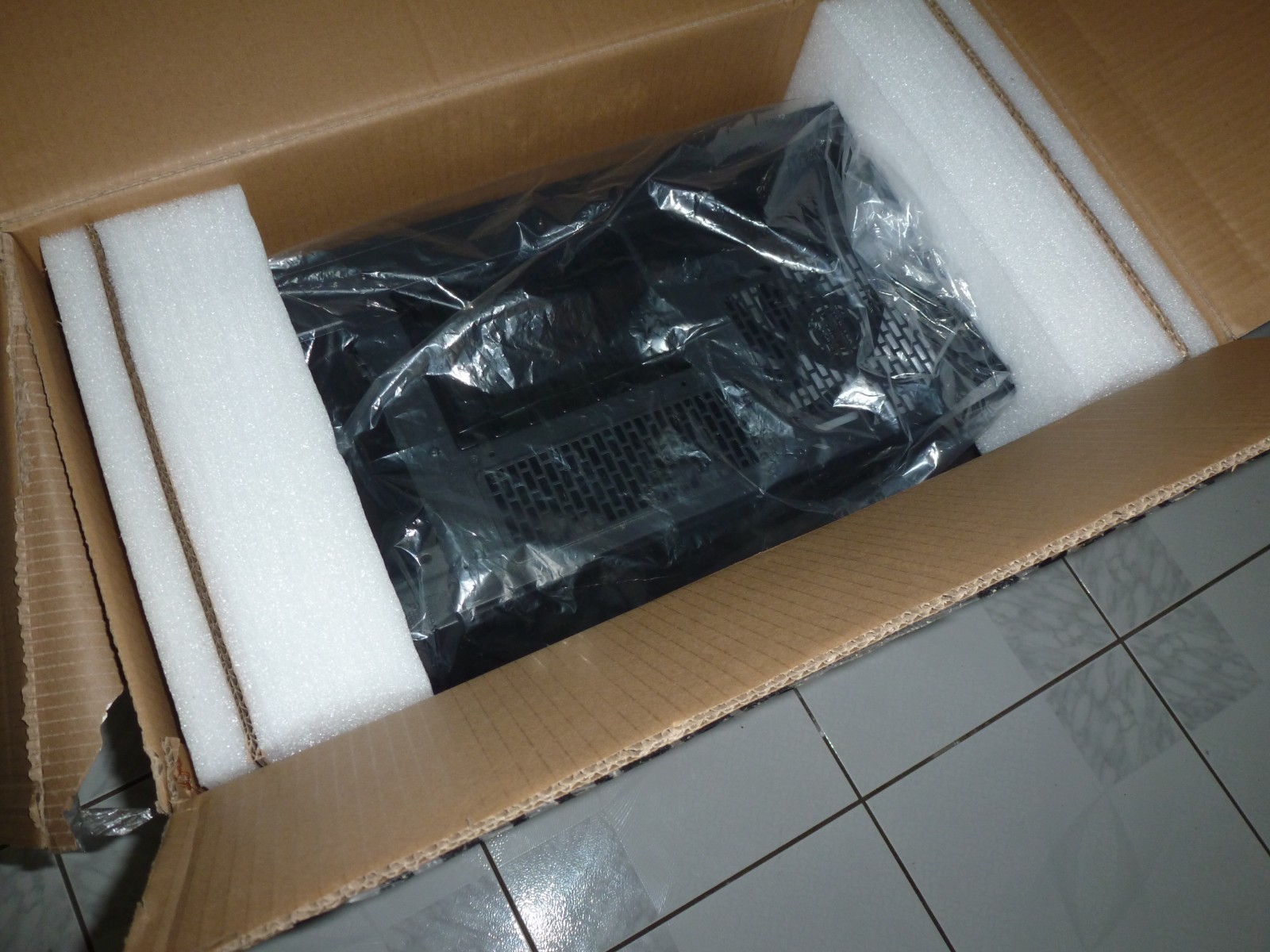 Phanteks Eclipse G400A Tempered Glass ATX Mid-Tower Computer Case Black – OB!!