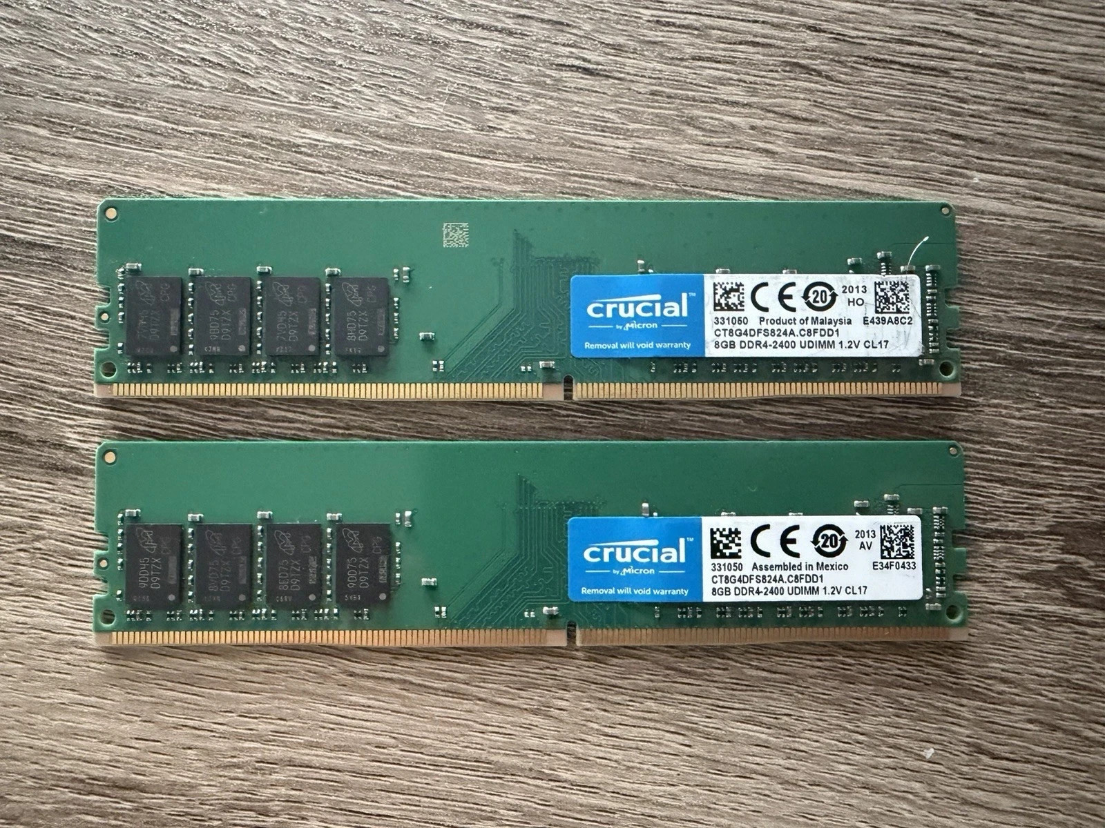 Crucial 16GB (2x8GB) DDR4-2400 UDIMM 288-Pin RAM CT8G4DFS824A.C8FDD1