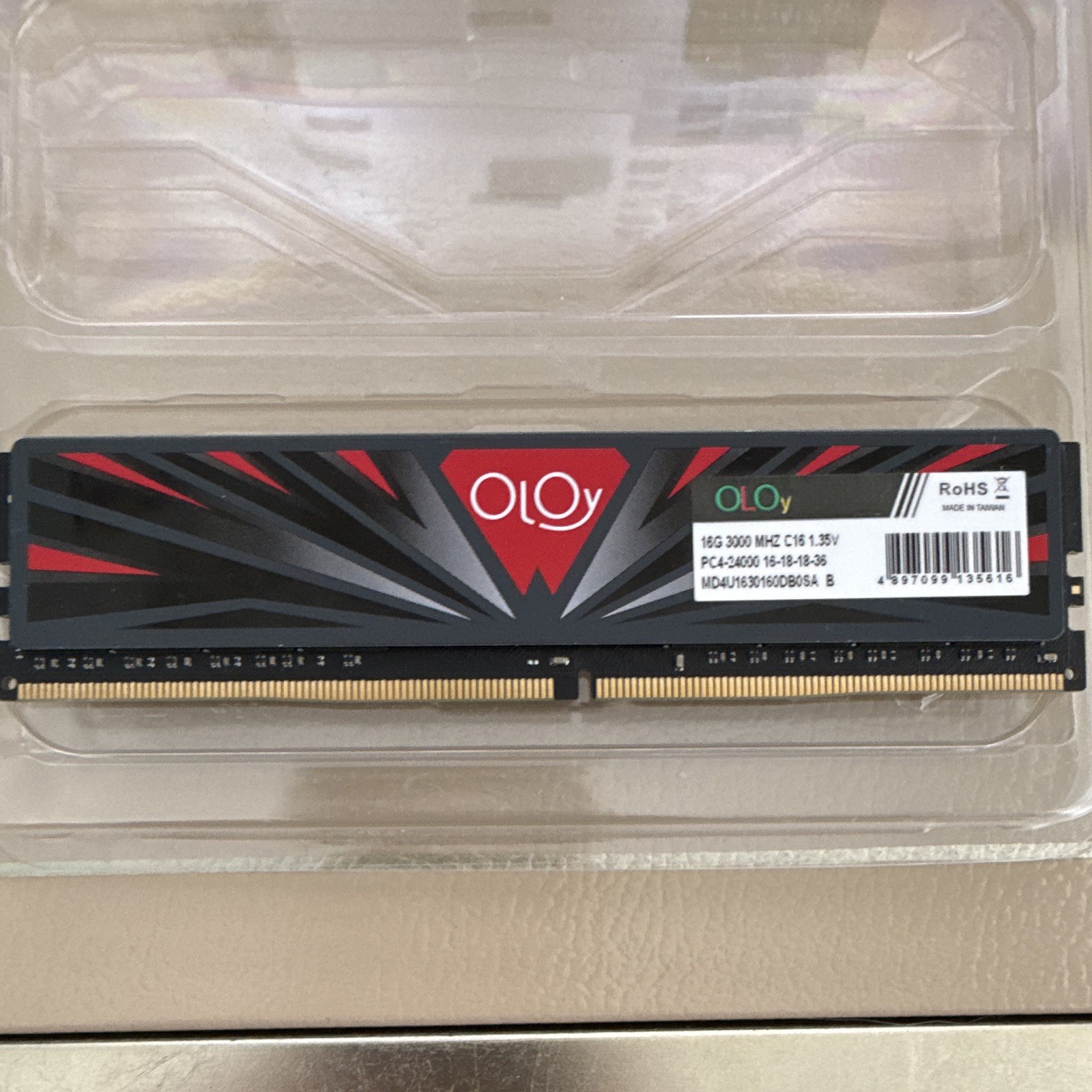 OLOy 16GB DDR4-3000 PC4-24000 CL16 1.35V 288-Pin DIMM Unbuffered