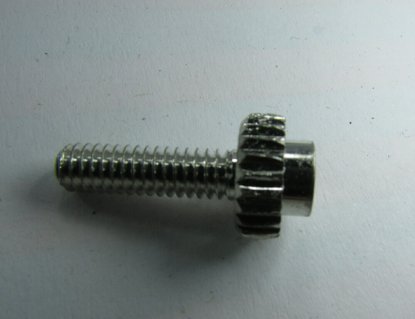 Lot 25 Fancy Nickel Plated Solid Brass Computer Case Thumb Screws, 8-32 x 9/16″