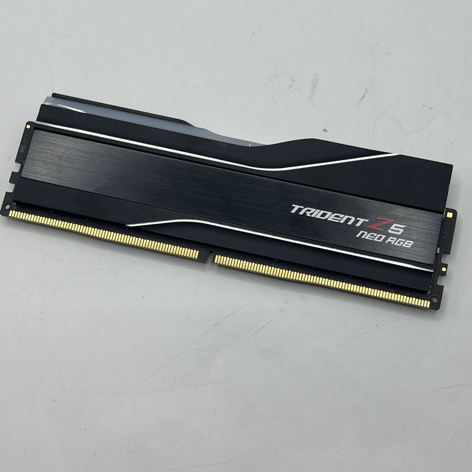 G.SKILL Trident Z5 Neo RGB 64GB 1x64GB DDR5 6000 CL34 288-Pin DIMM AMD EXPO Int