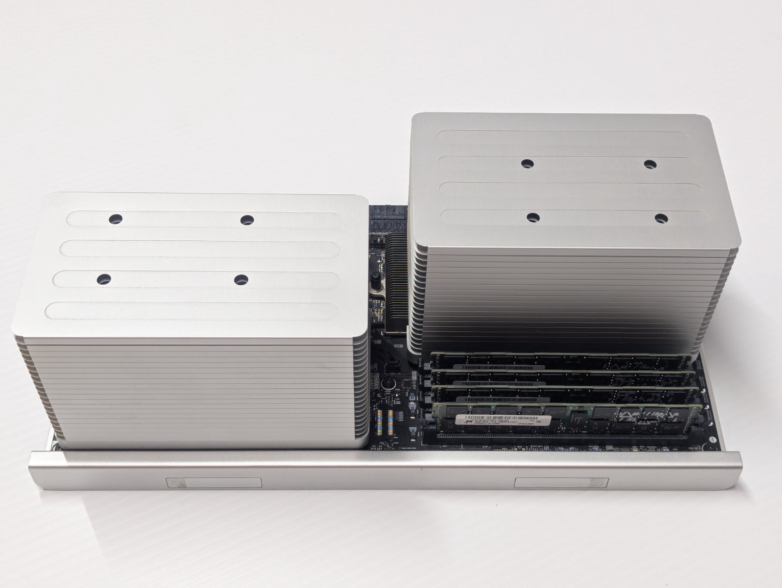 2009 Mac Pro Upgrade Tray 3.46 12 Core 128 GB 1333 Ram