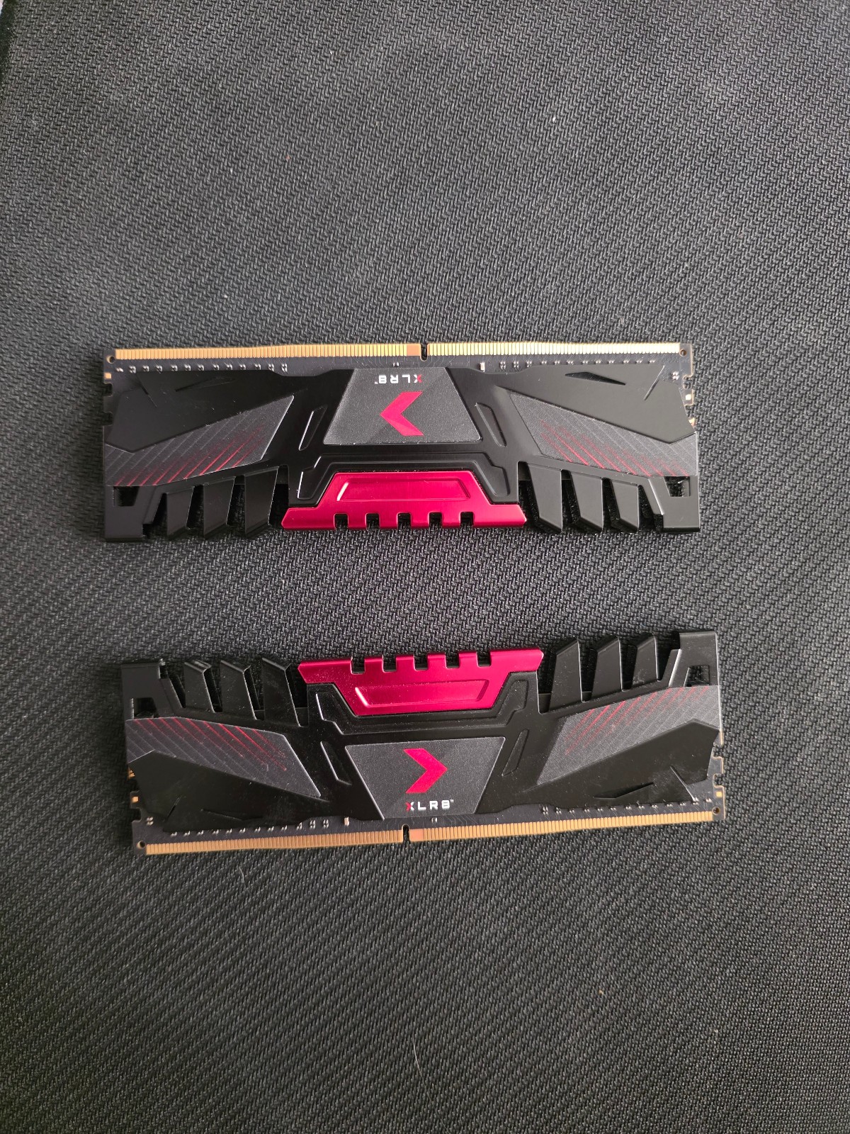 PNY PC4-25600 (DDR4-3200) 16GB (2x8GB) Memory RAM MD16GK2D4320016AXR