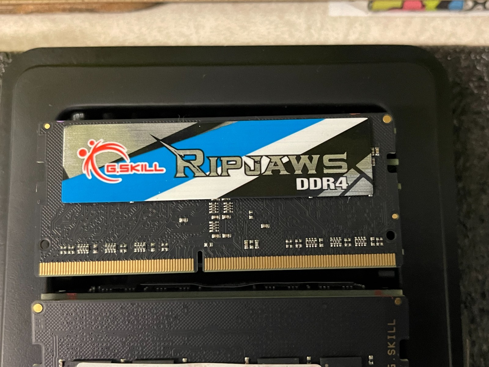 G.Skill RipJaws 16GB (2x8GB) RAM DDR4 3200MHz F4-3200C22D-16GRS
