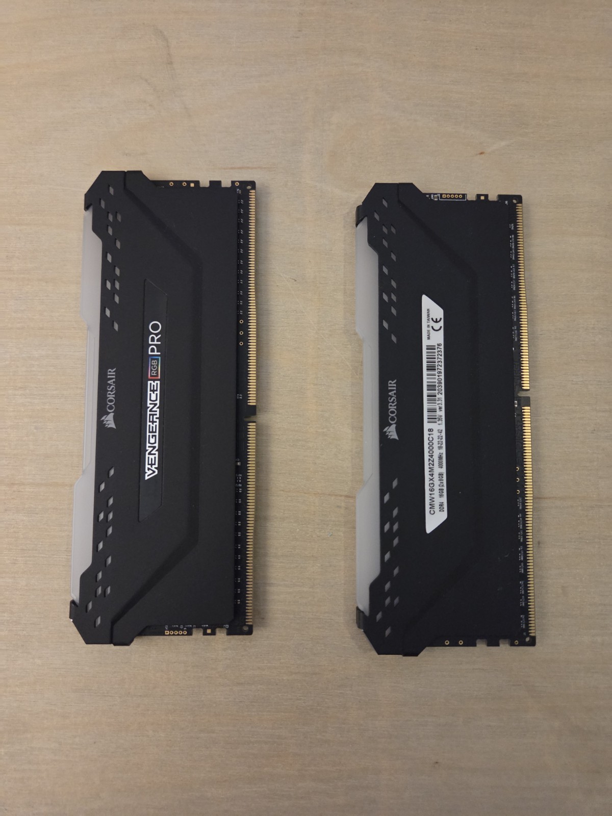 Corsair Vengeance RGB PRO 16GB 4000MHZ 2×8 (PC4-32000) DDR4 RAM