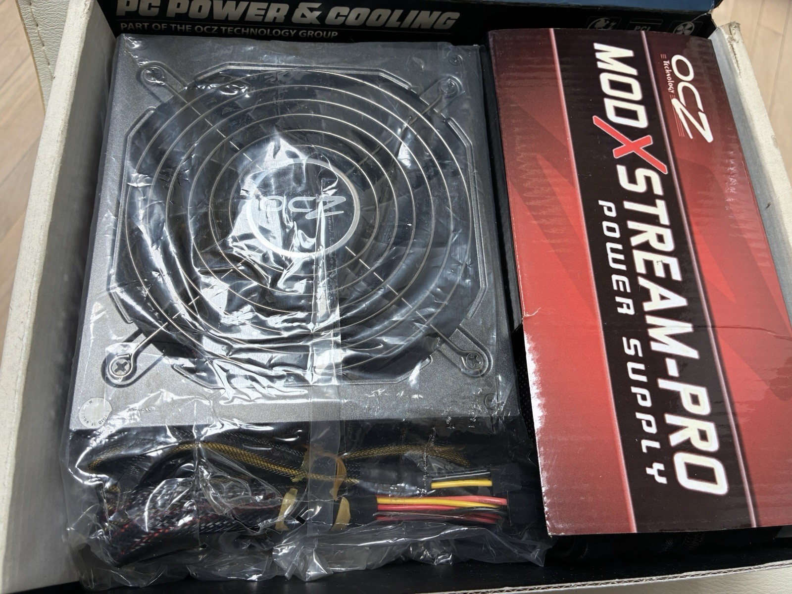 OCZ ModXStream Pro 600W 80+ Semi-Modular Active PFC ATX Power Supply OCZ600MXSP