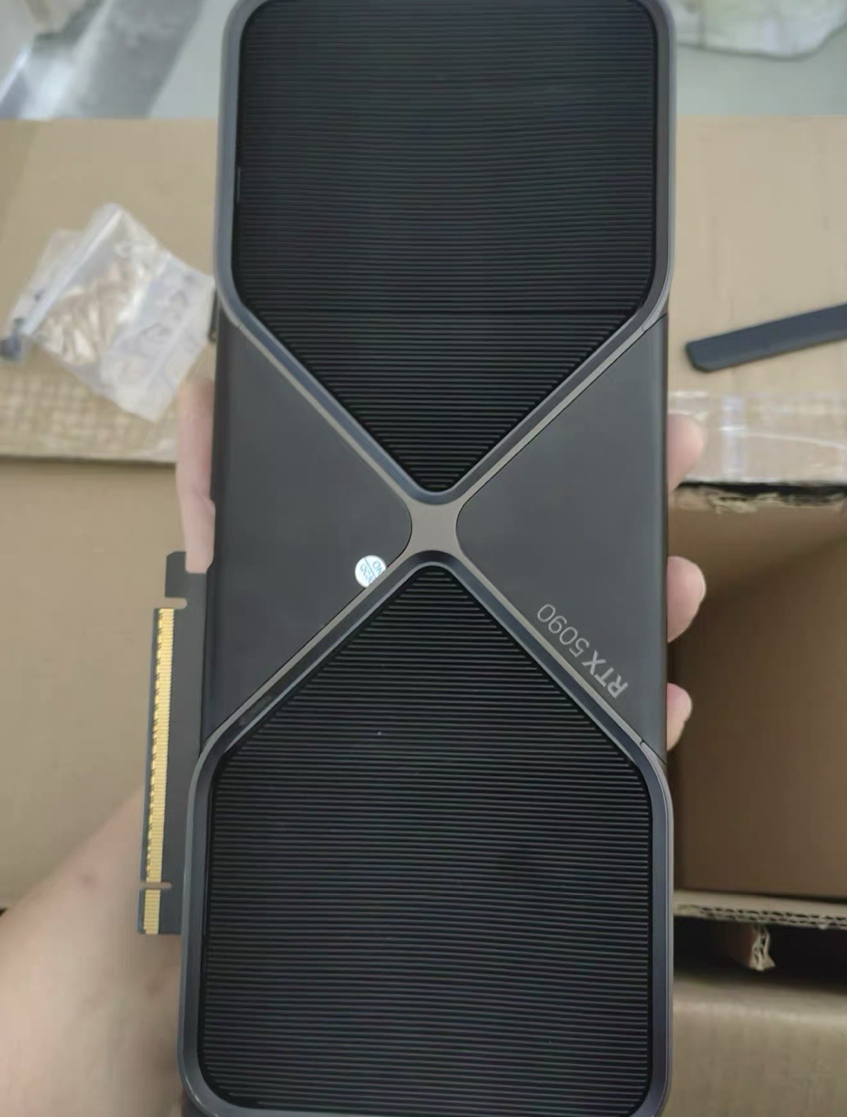 (FOR PARTS) Nvidia RTX 5090 Founders Edition No Core & VRAM With Box (US Stock)