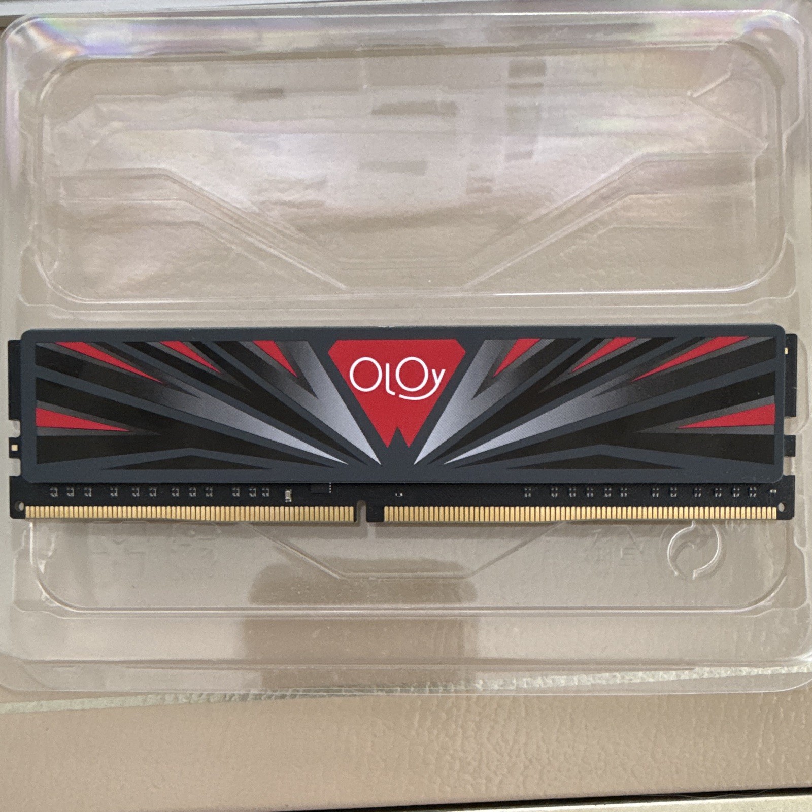 OLOy 16GB DDR4-3000 PC4-24000 CL16 1.35V 288-Pin DIMM Unbuffered