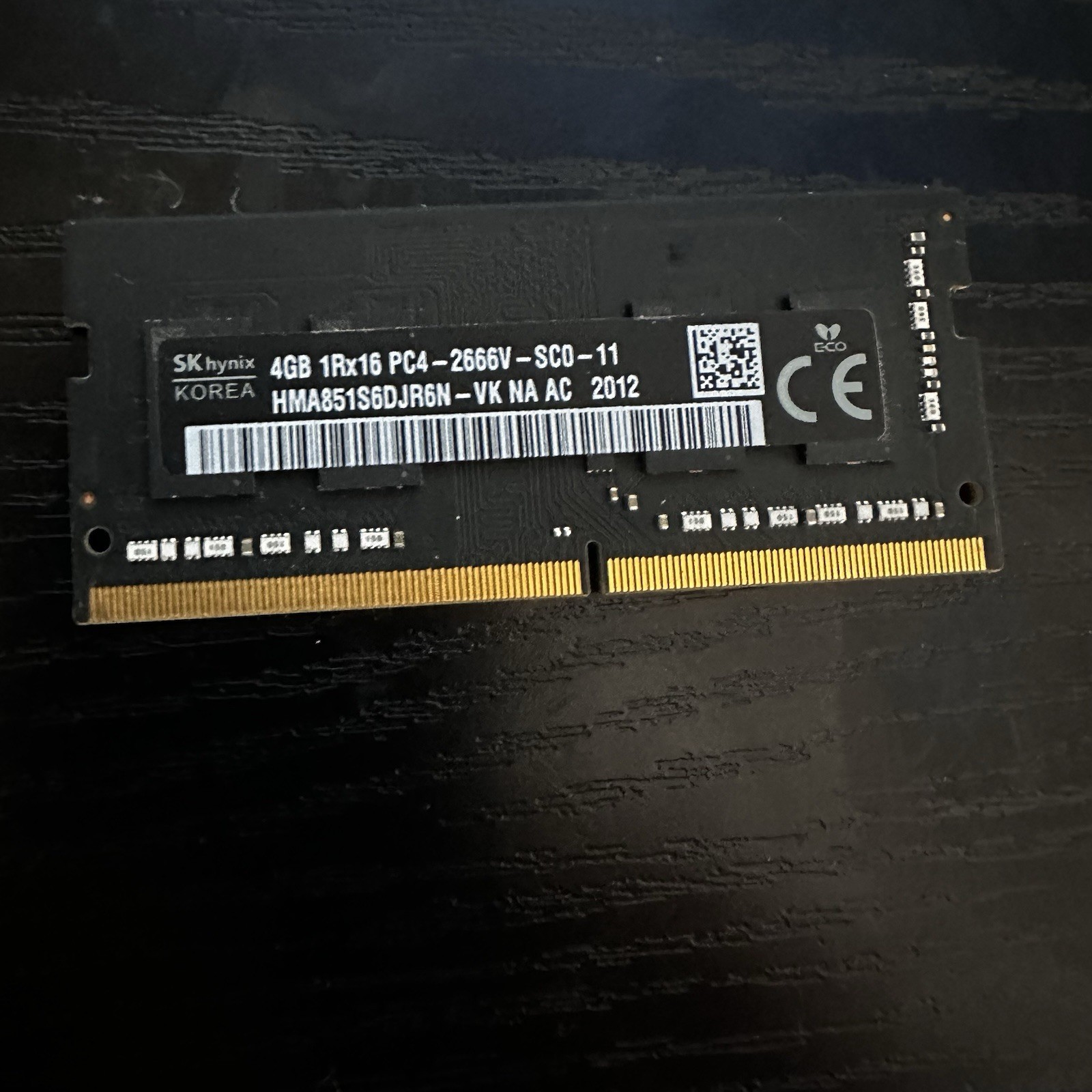 SK hynix 8GB DDR4 PC4-2666V SO-DIMM 260-Pin (2x4GB) RAM HMA851S6DJR6N-VK