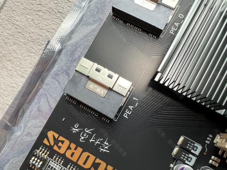 PEX8764 expansion card PCIE 3.0 Output interface SFF-8654-8i