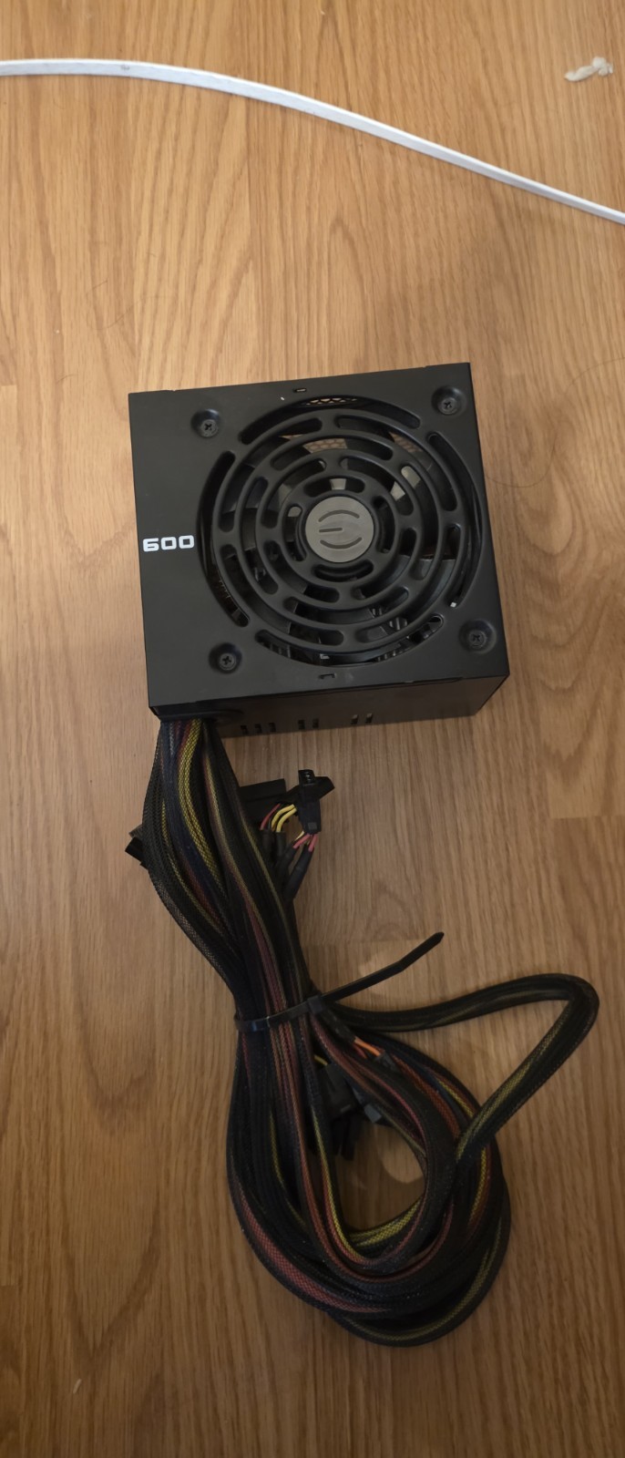 EVGA 600 W1, 80+ 600W, (600 WATT) Power Supply 100-W1-0600-K1
