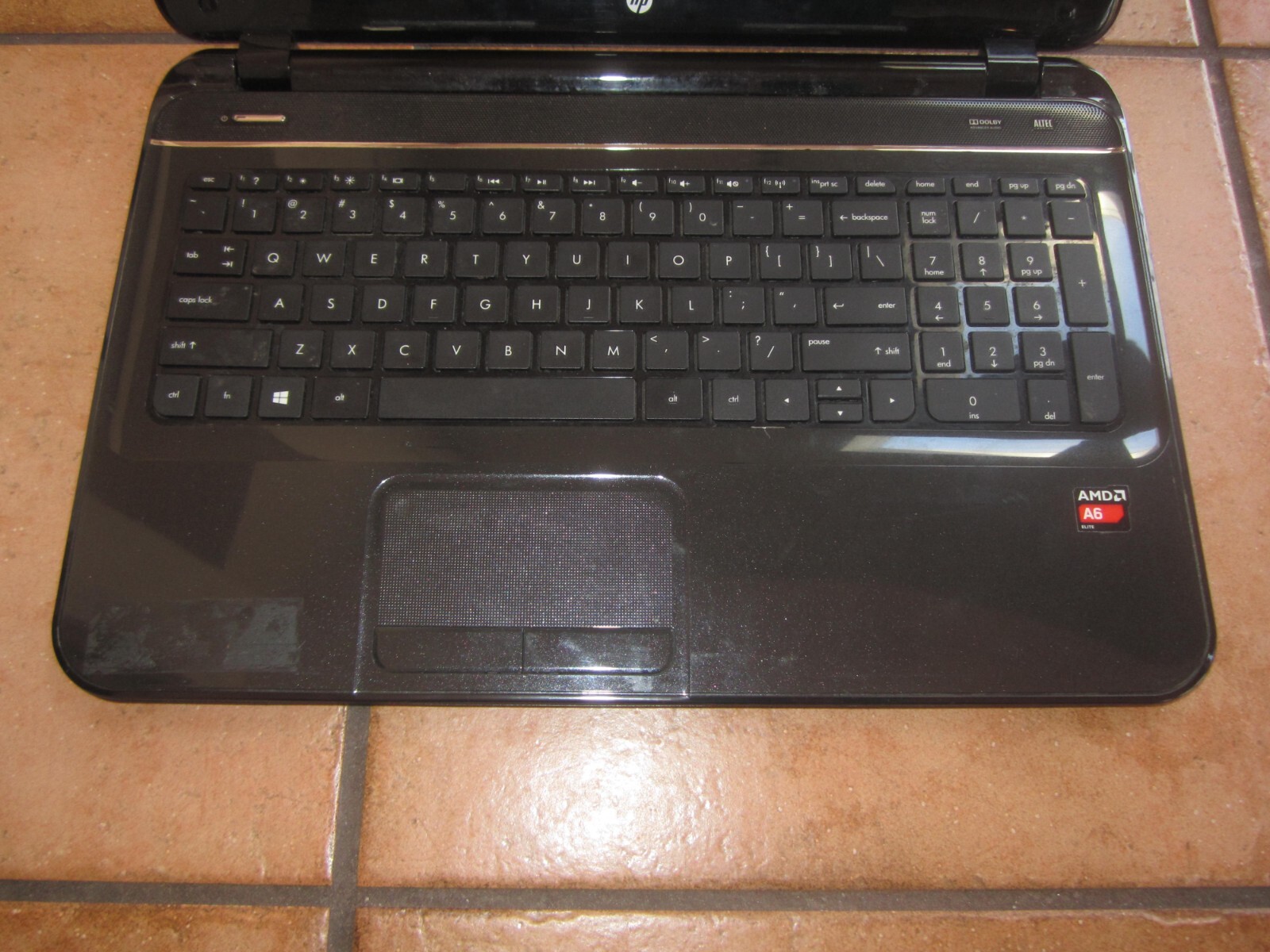 FOR PARTS HP Pavilion 15-b142dx Laptop – POWERS ON – NoHD BAD BATTRY NoCord