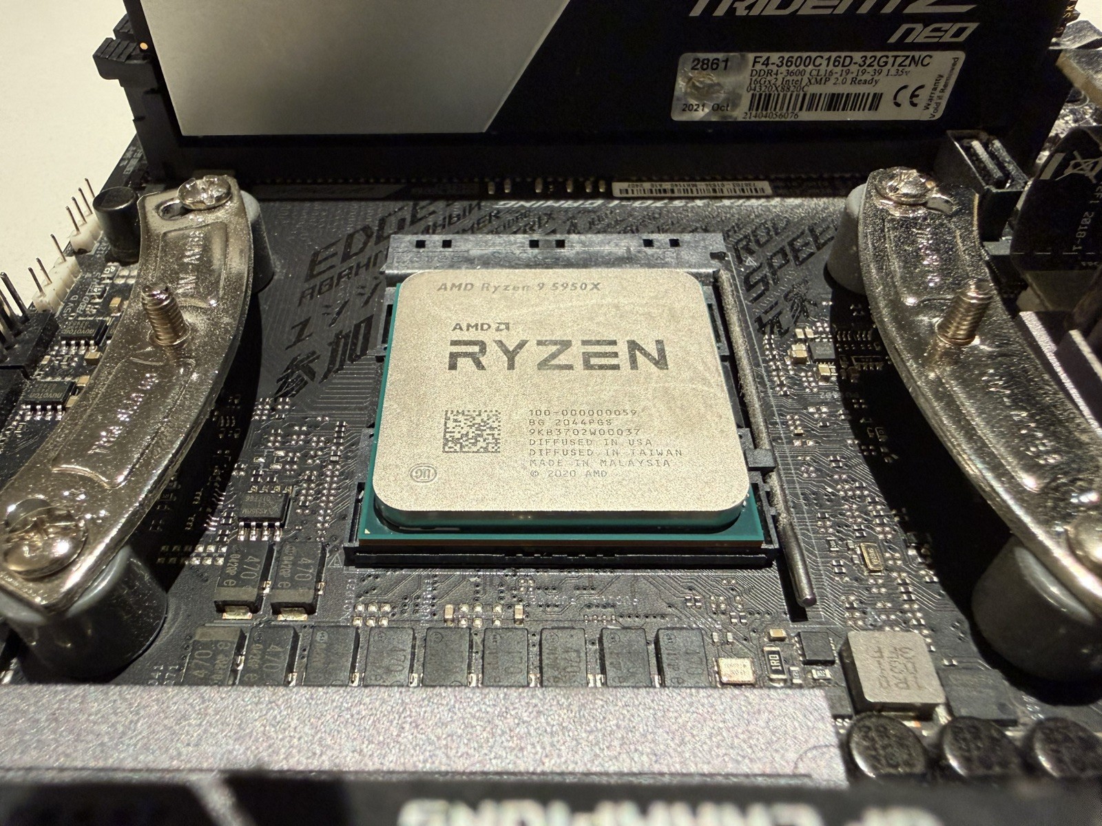 AMD Ryzen 9 5950X Processor (3.4 GHz, 16 Cores, Socket AM4)