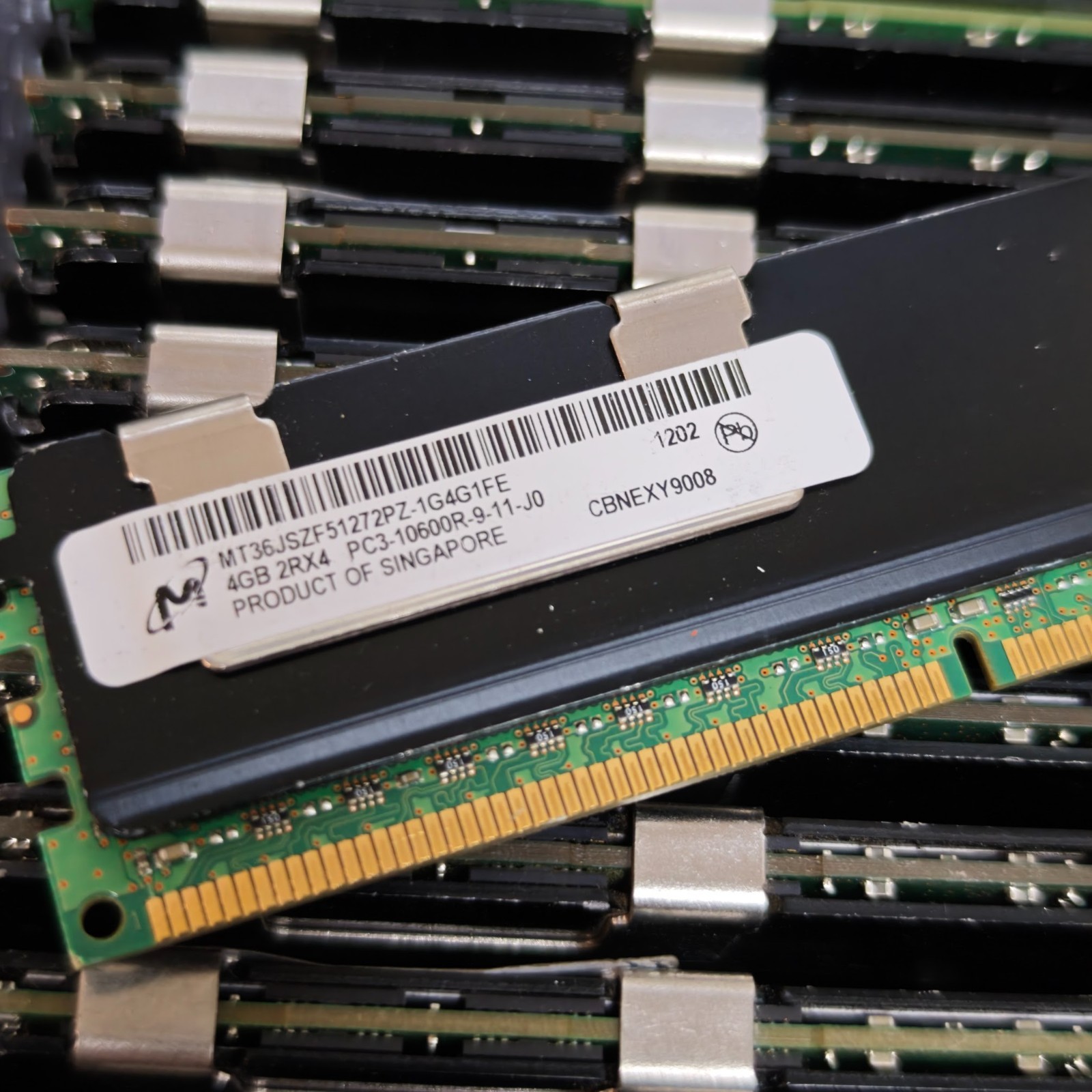 Lot of 25 Micron 4GB PC3-10600R DDR3-1333 MHz Server RAM Module Metal Heatsink