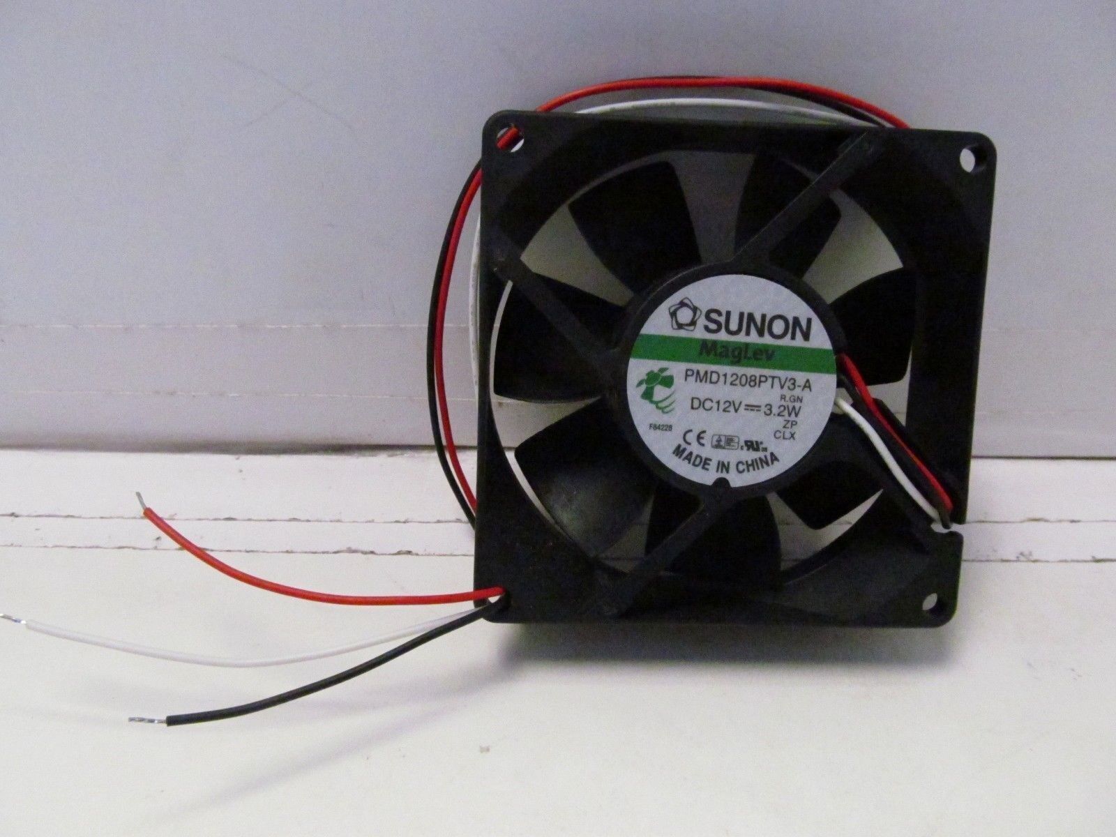 Sunon PMD1208PTV3-A DC12V 3.2W