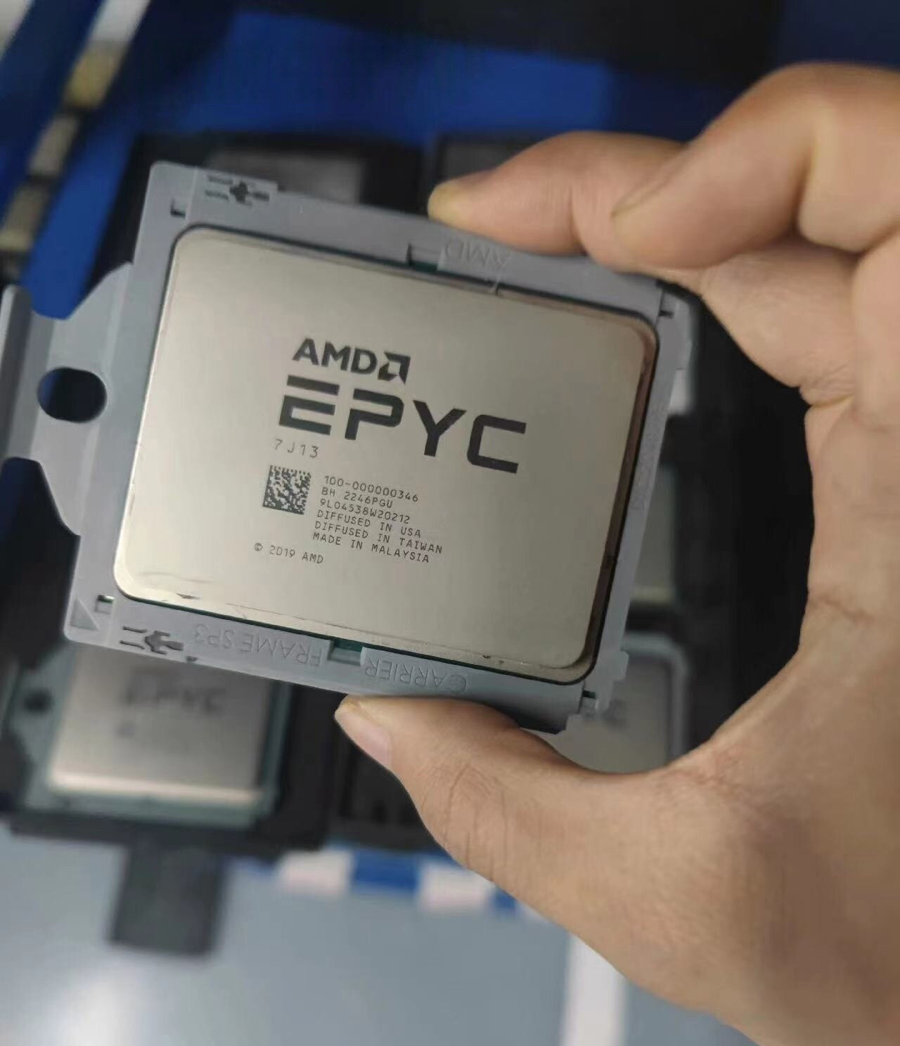 AMD EPYC Milan 7J13 64 core 128 thread 2.45G CPU processor EPYC 7763 consistent-