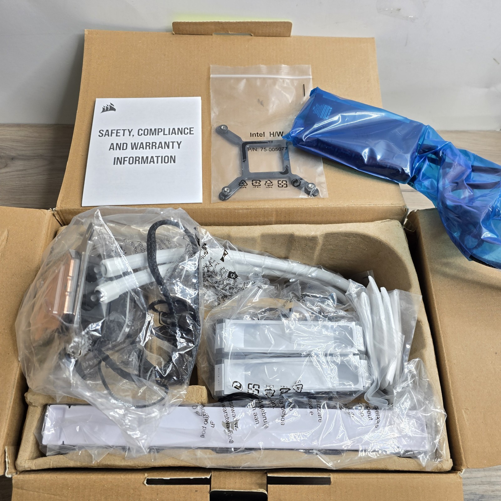 Corsair iCUE H100i Elite CAPELLIX XT Liquid CPU Cooler – 240mm Radiator – White