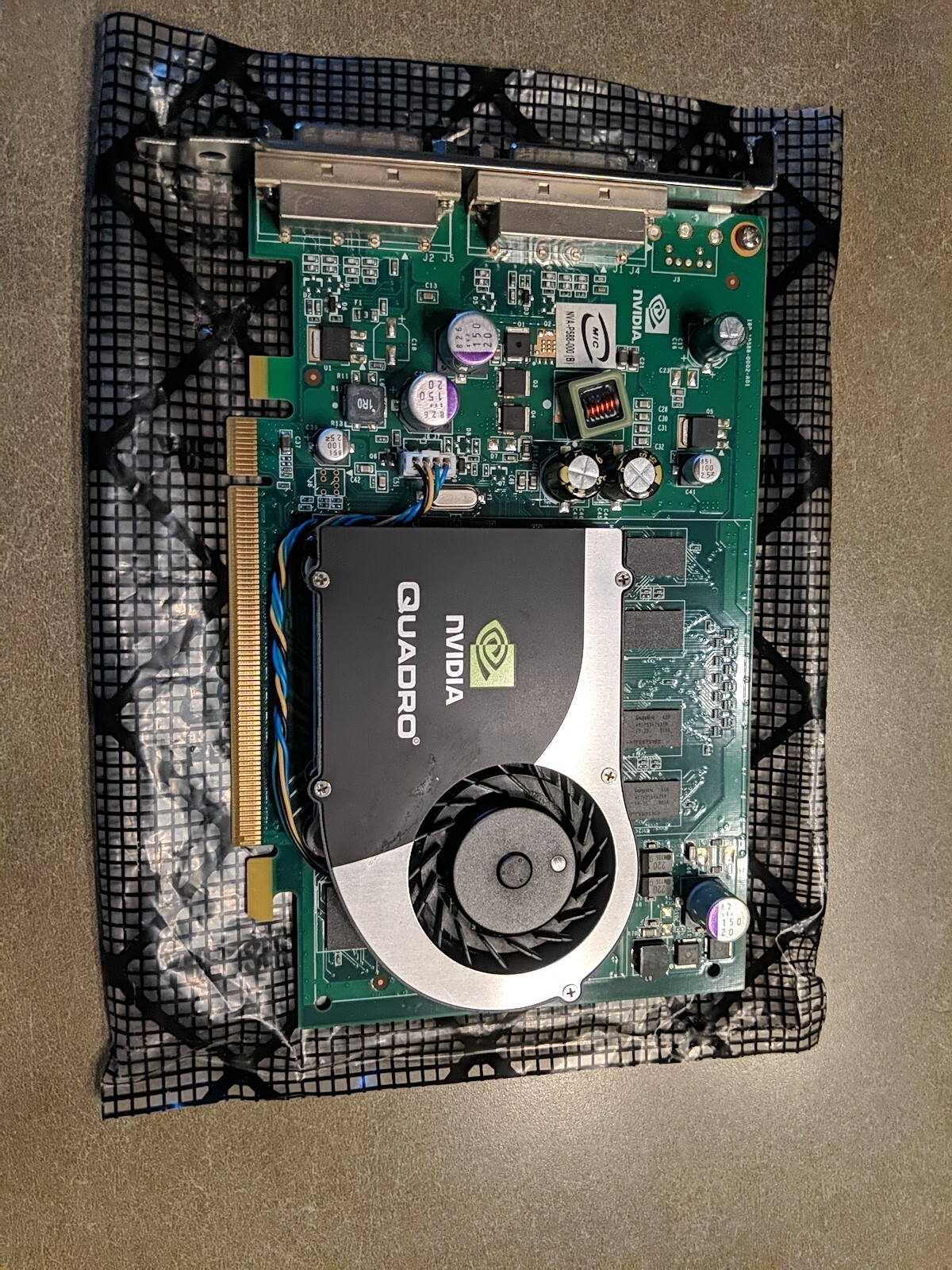 Dell nVidia Graphics Video Card Quadro FX 570 Dual DVI Standard Profile