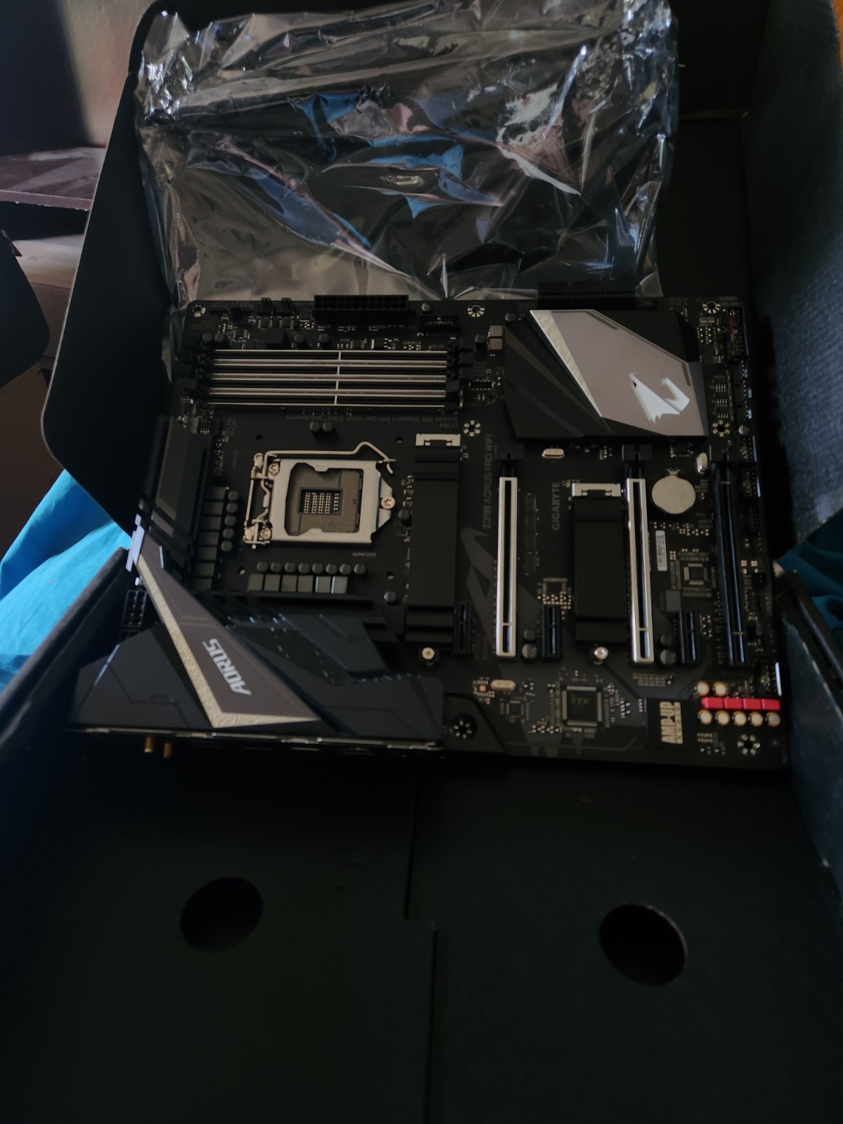 GIGABYTE Z390 AORUS PRO WIFI ATX LGA1151 DDR4 WiFi Gaming Motherboard