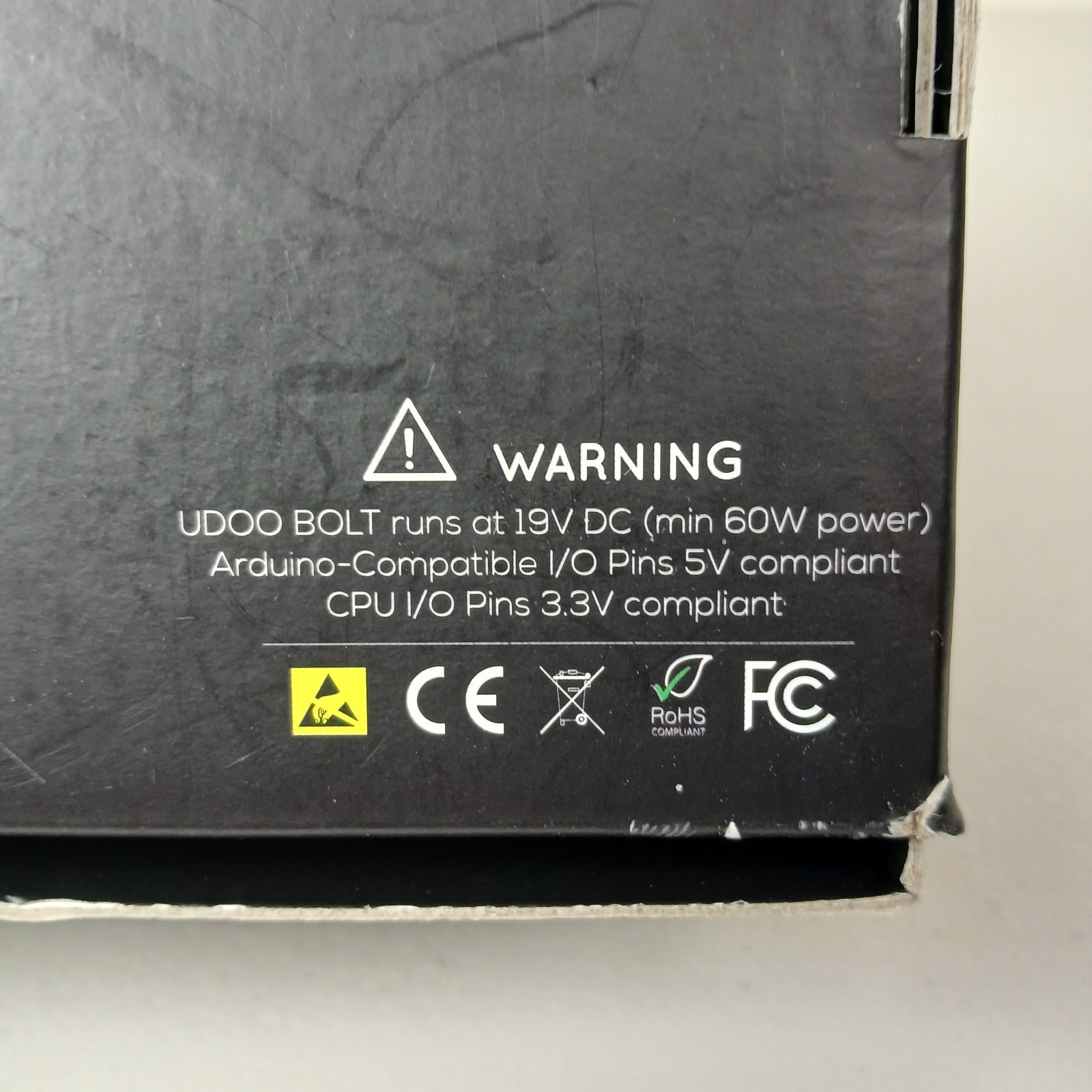 UDOO Bolt V8 with AMD Ryzen Embedded SC40-2000-0000-CO 32GB for Gaming & AI