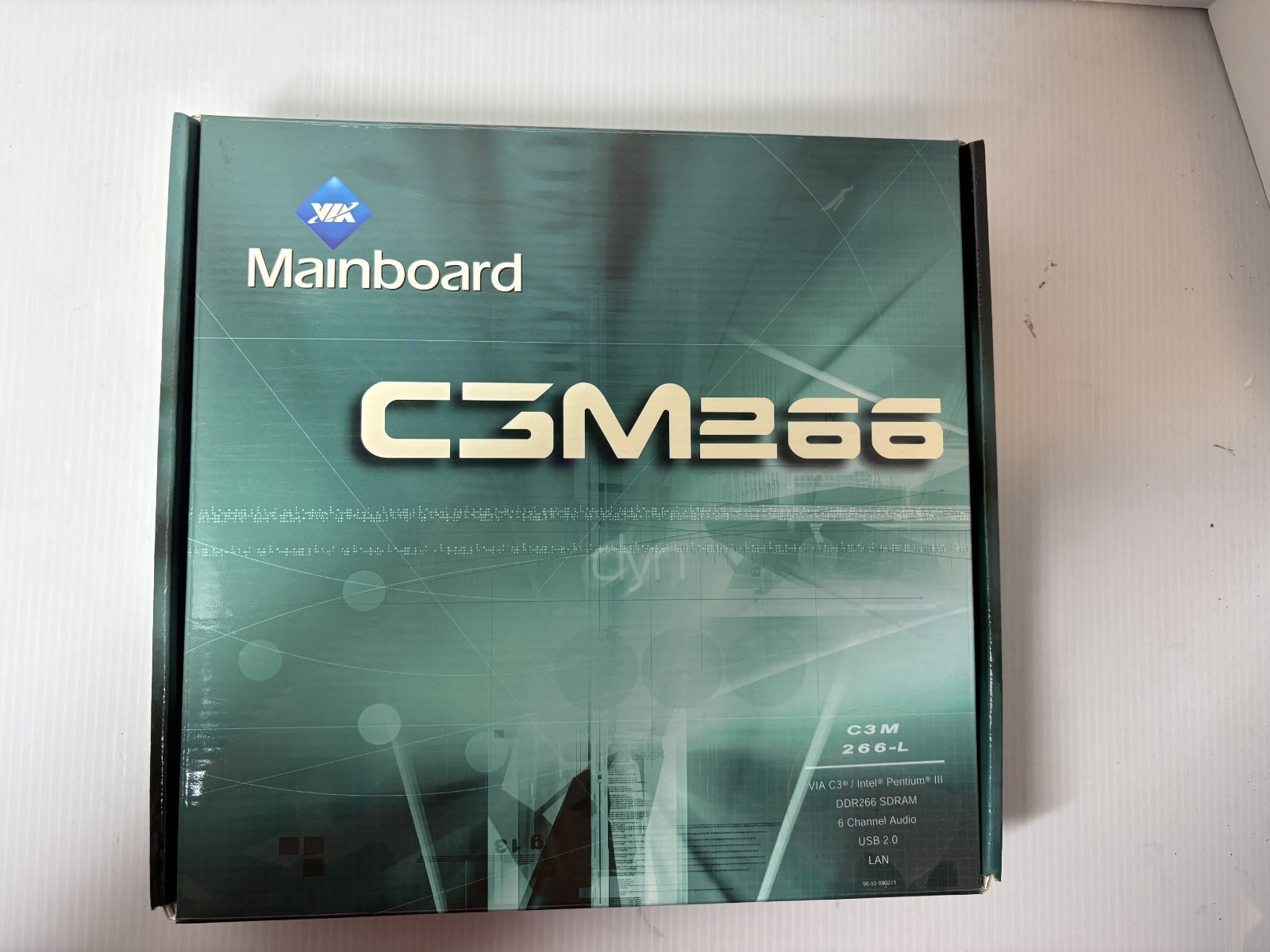 VIA Apollo CLE266 North Bridge Featuring int. MPEG-2 Decoder Motherboard New