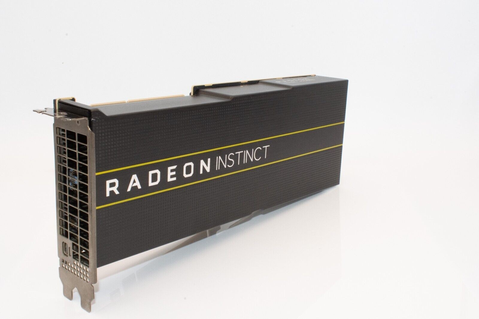 AMD Radeon Instinct Mi50 Accelerator 16GB HBM2 Radeon VII