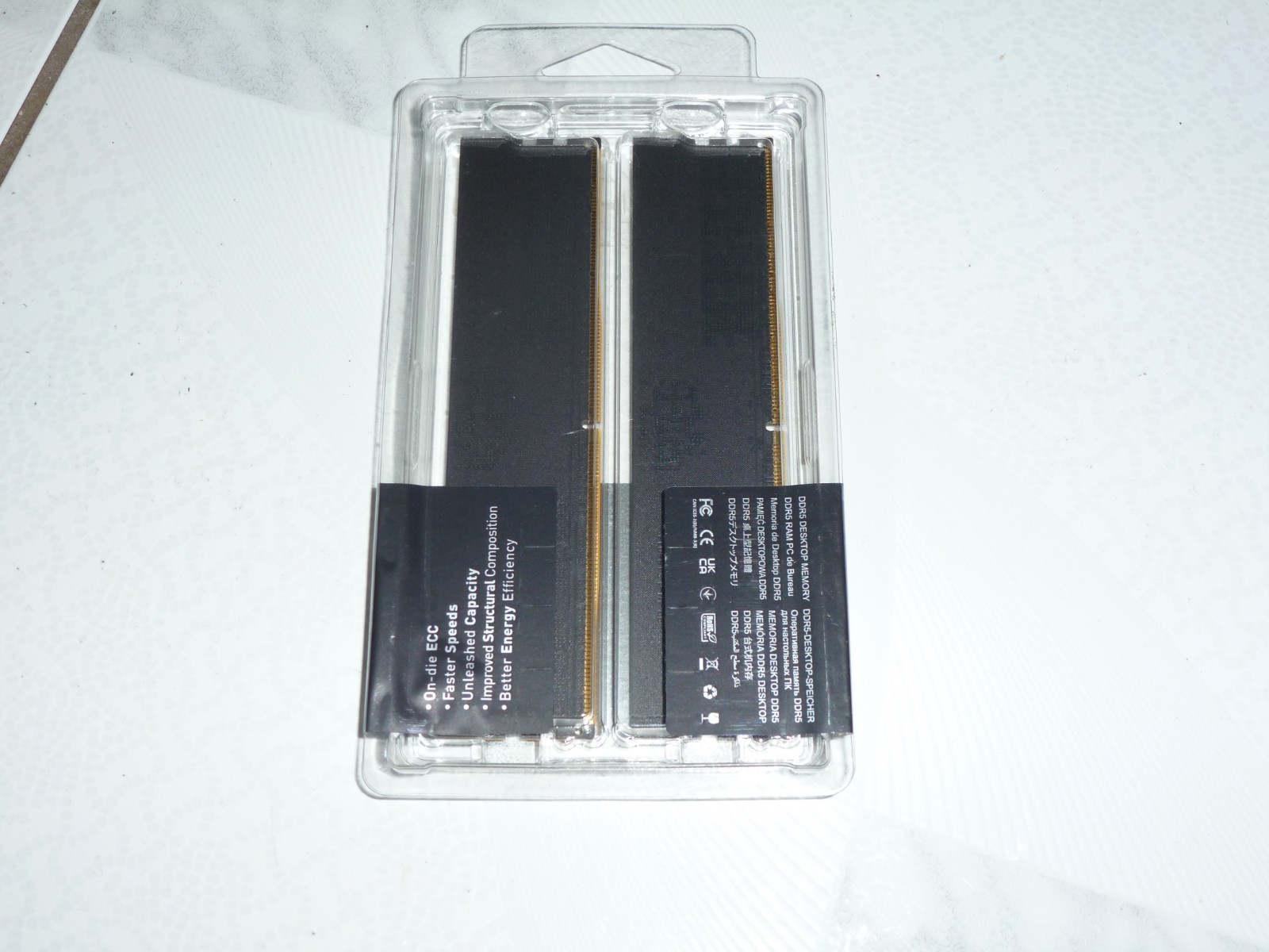 Team Elite 32GB DDR5 4800 (PC5 38400) Desktop Memory Model TED532G4800C40DC01