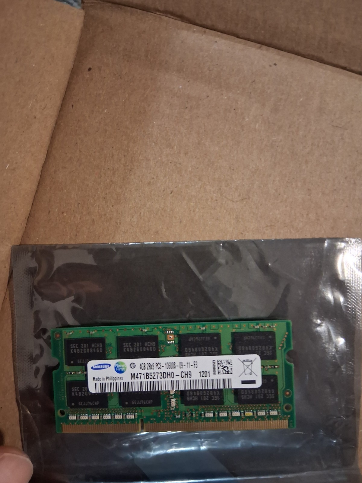 Samsung 4GB SO-DIMM DDR3 Laptop Memory (M471B5273DH0-CH9)