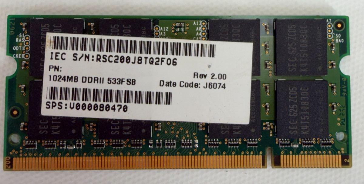 Samsung 2 x 2 GB DDR2 SO-DIMM 200-pin 800 MHz PC2-6400S laptop RAM V000170450