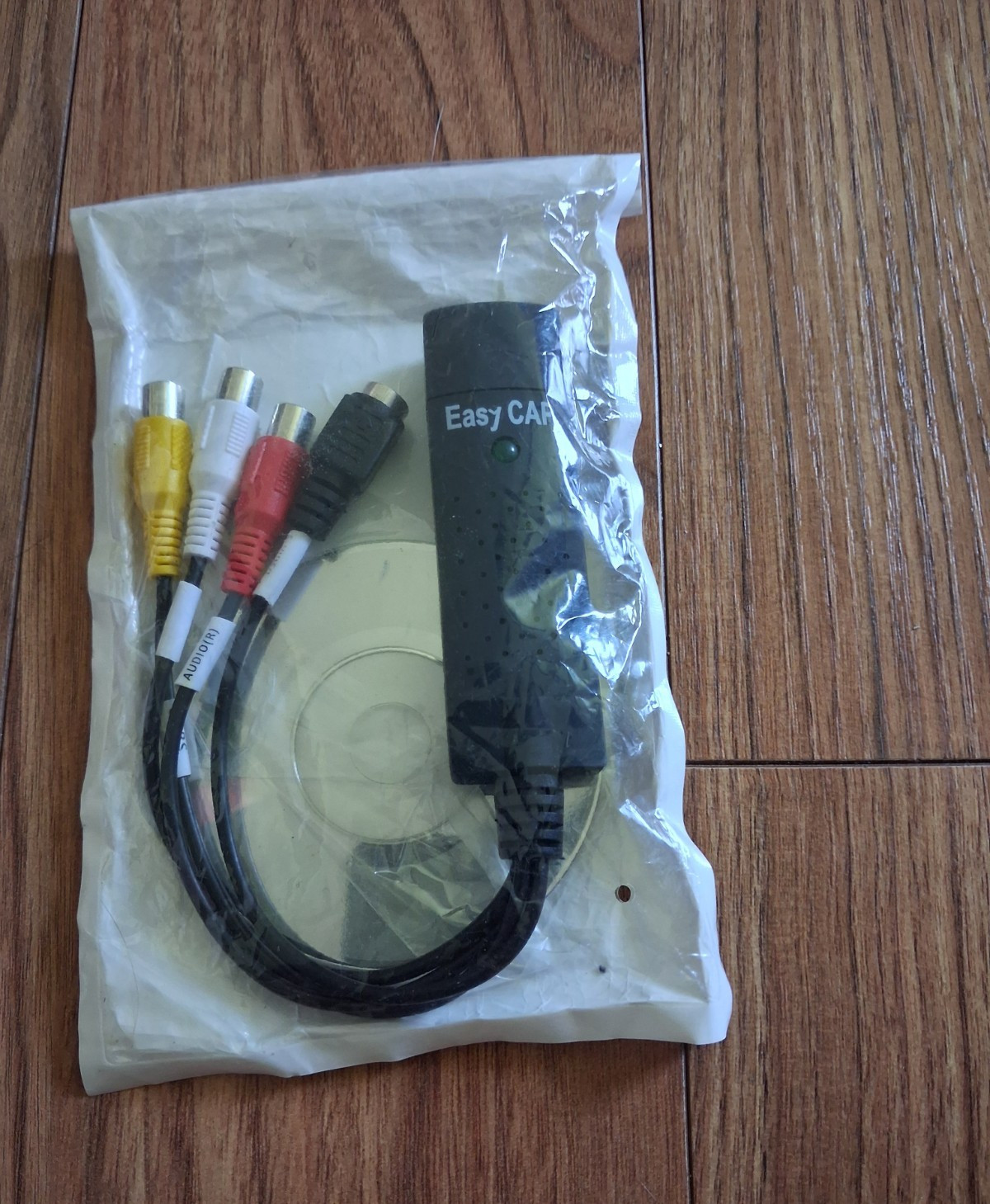 EasyCAP HW-2105 USB 2.0 Analog-to-Digital Video Capture, Composite/S-Video