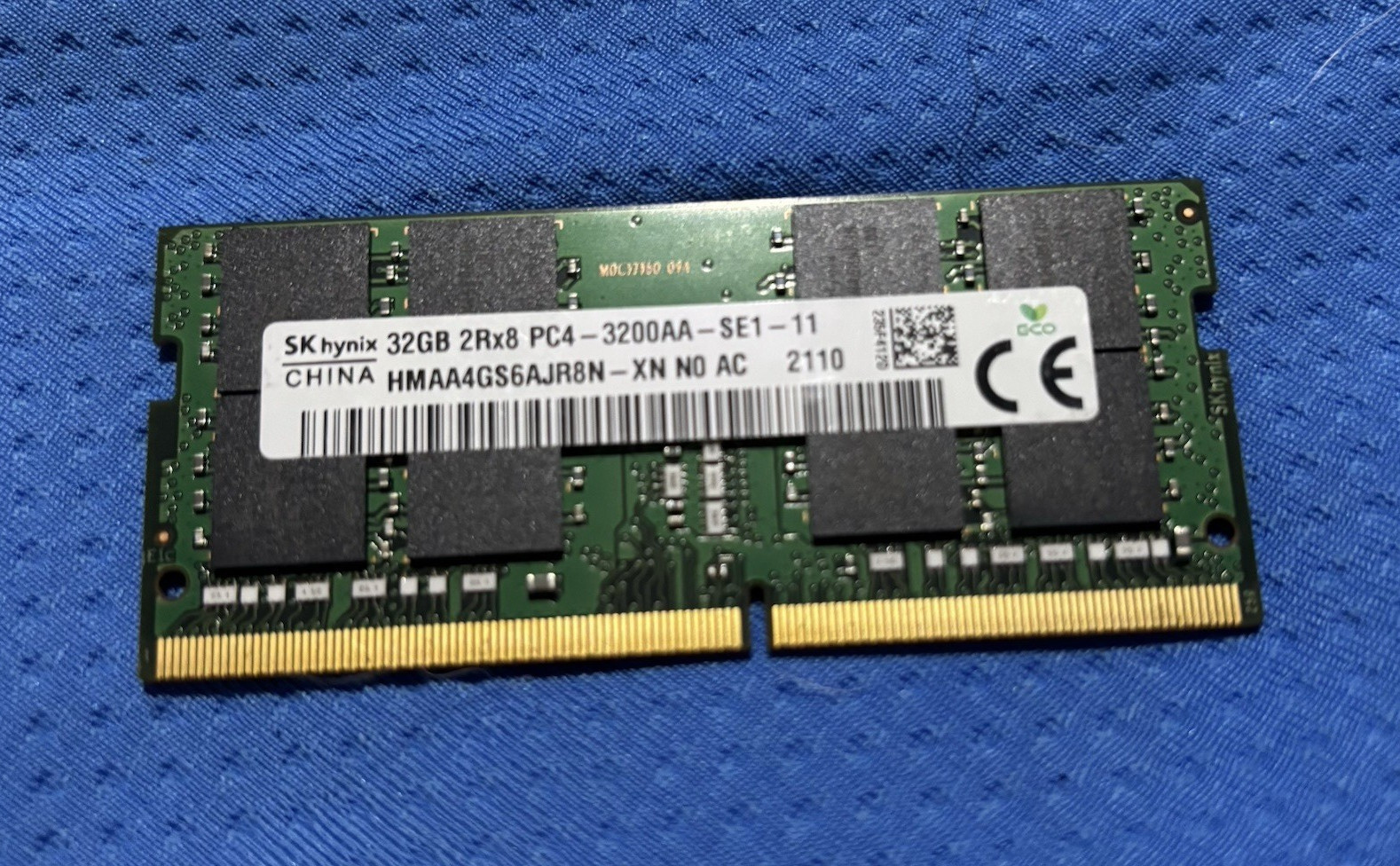 SK hynix 32GB DDR4 SO-DIMM PC4-3200AA 260-Pin Non-ECC Unbuffered RAM