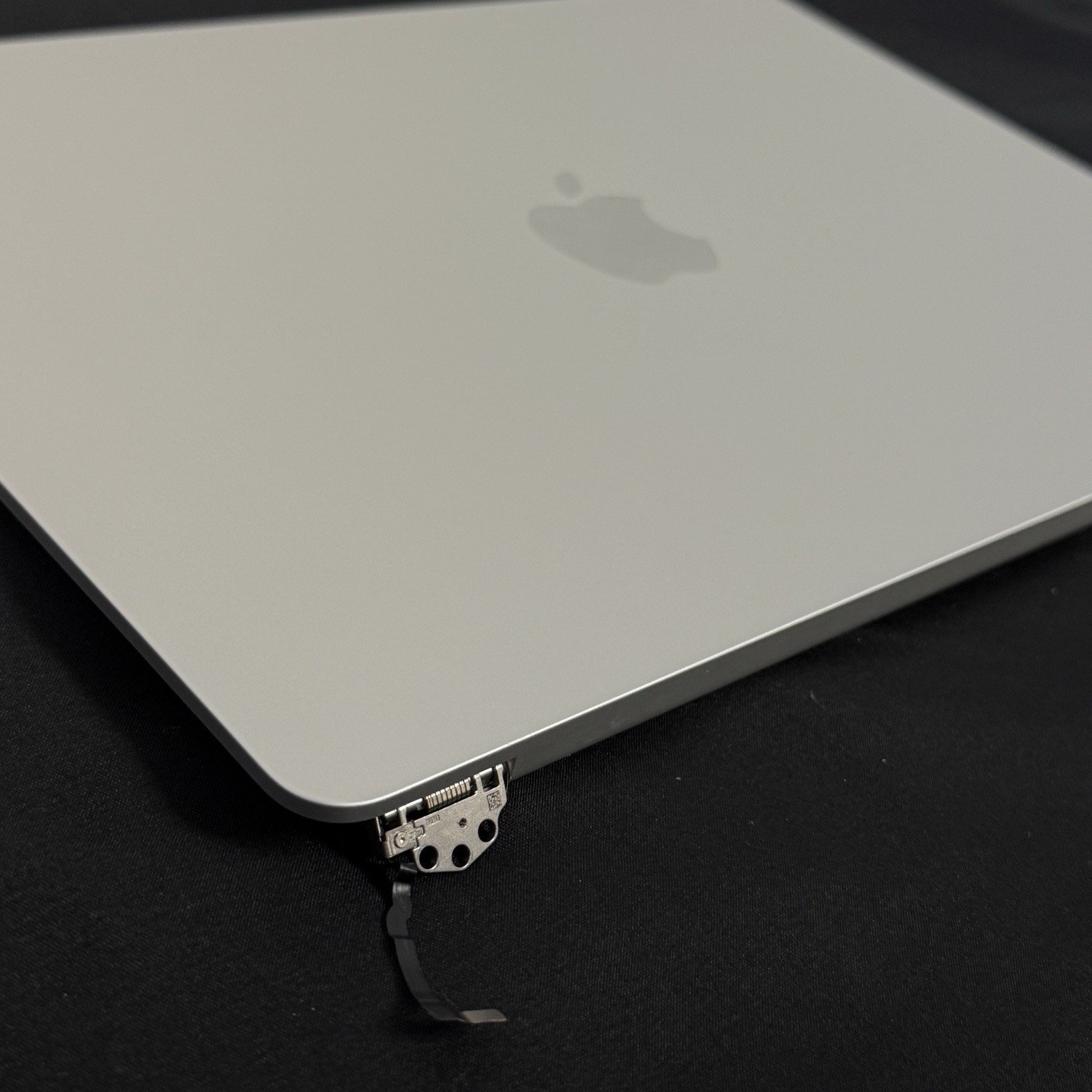 Apple MacBook Air 13″ M4 2025 A3240 LCD Display Assembly Silver 661-50103 OEM A+