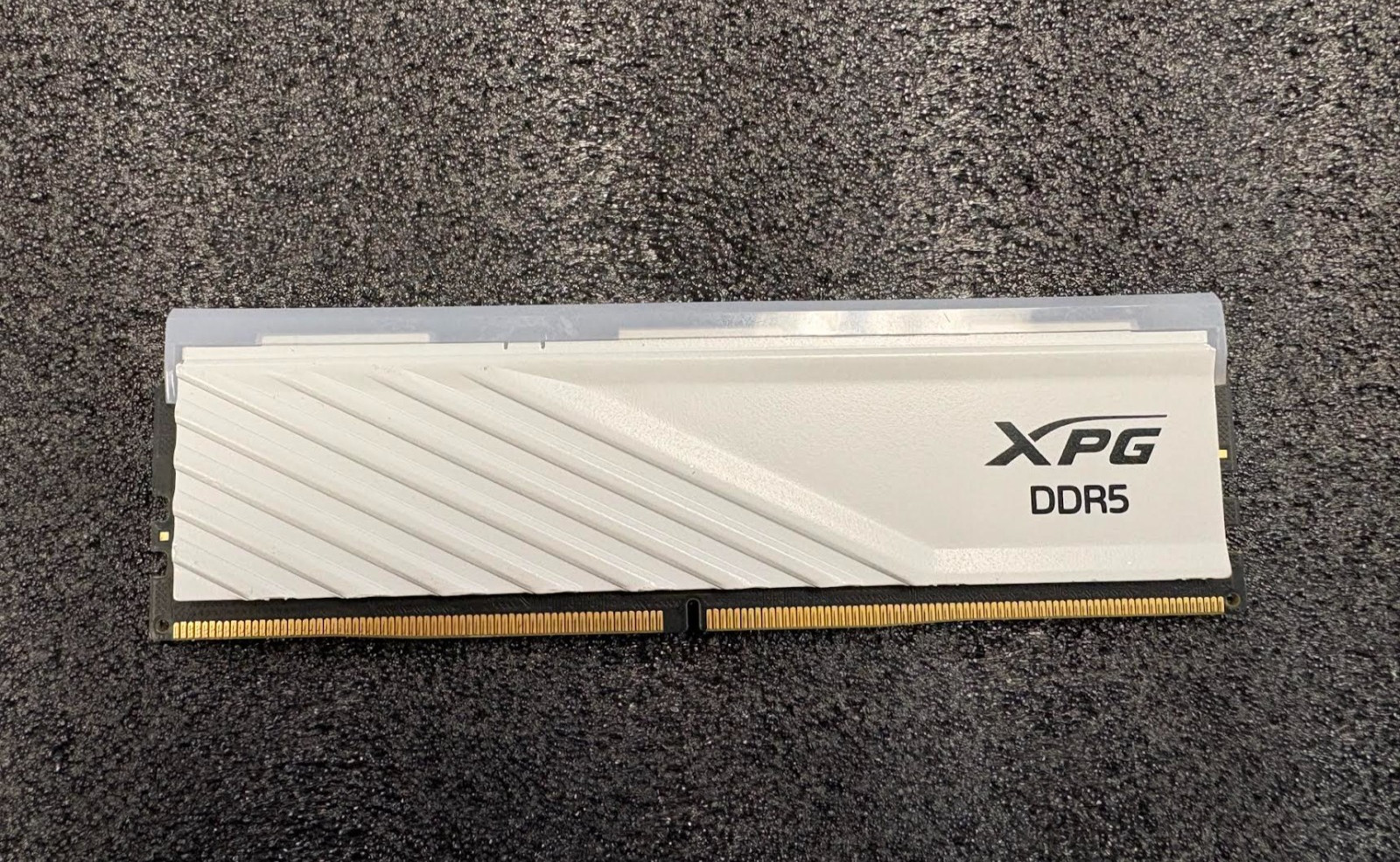 ADATA XPG 16GB 6000MHz Lancer Blade RGB DDR5 U-DIMM White Desktop Memory-USED