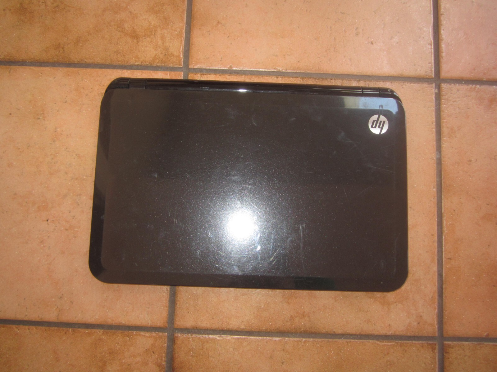 FOR PARTS HP Pavilion 15-b142dx Laptop – POWERS ON – NoHD BAD BATTRY NoCord