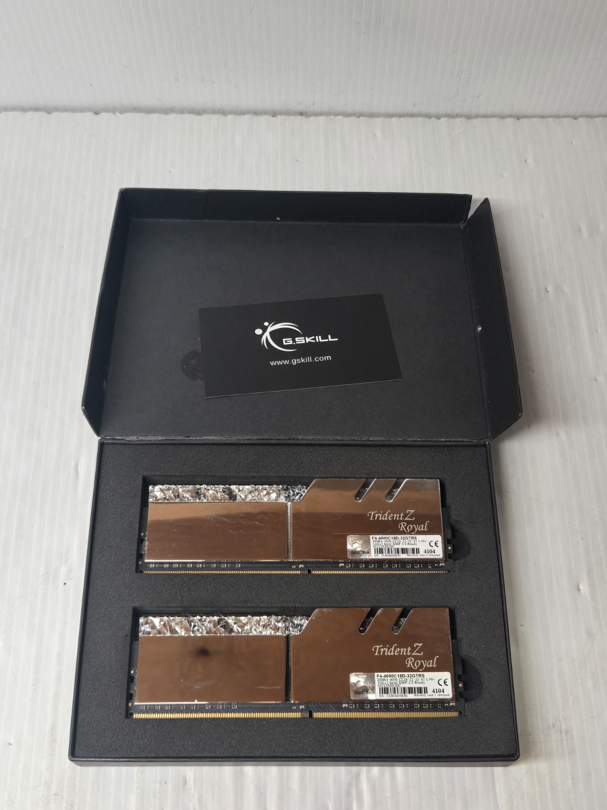 DDR4 RAM G. Skill Trident Z Royal F4-4000C18D DDR4-4000 CL18 32GB RAM 16×2