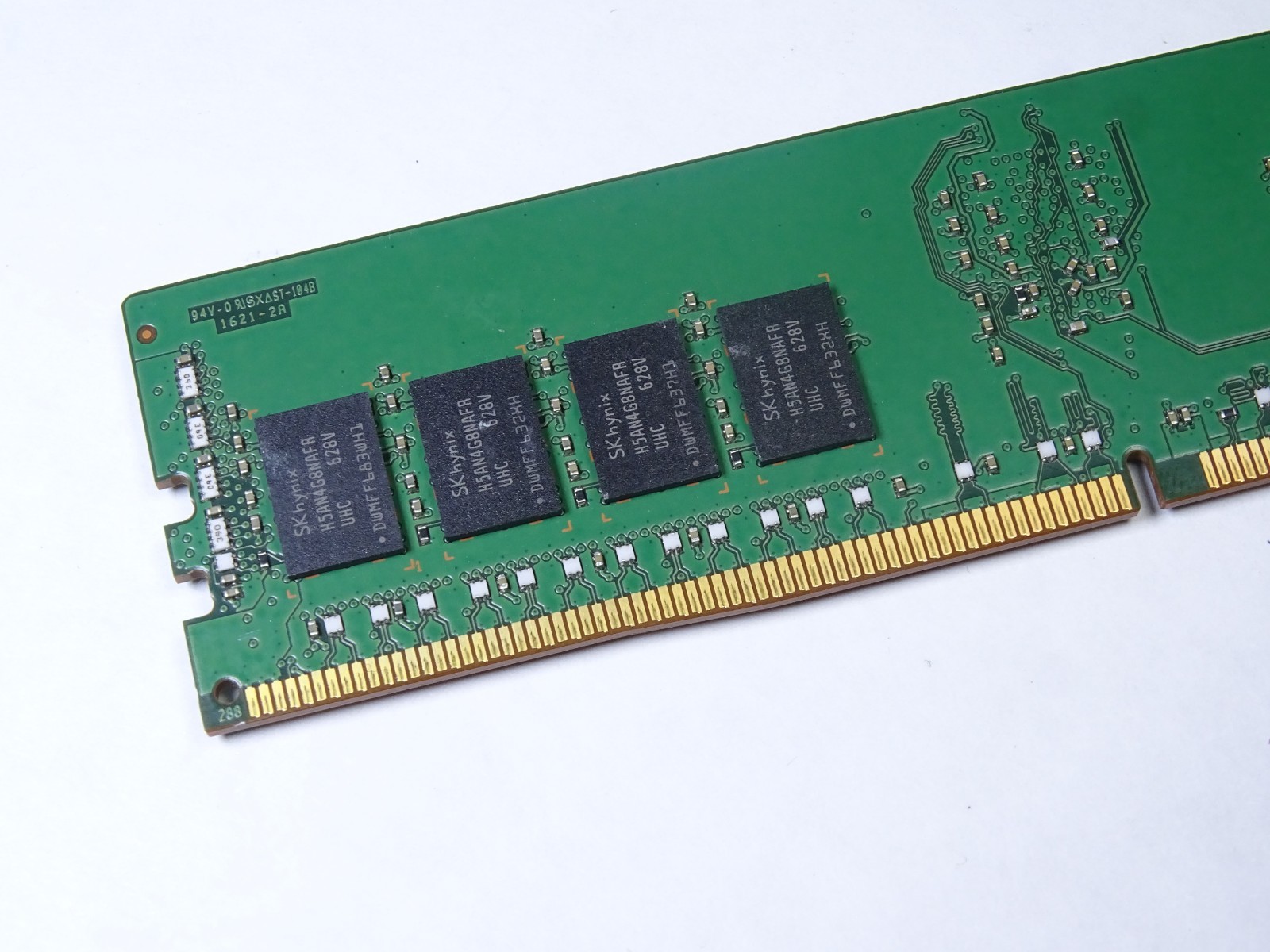 SK hynix 8GB DDR4-2400 PC4-19200 ECC RDIMM Server RAM (HMA41GR7AFR8N-UH)