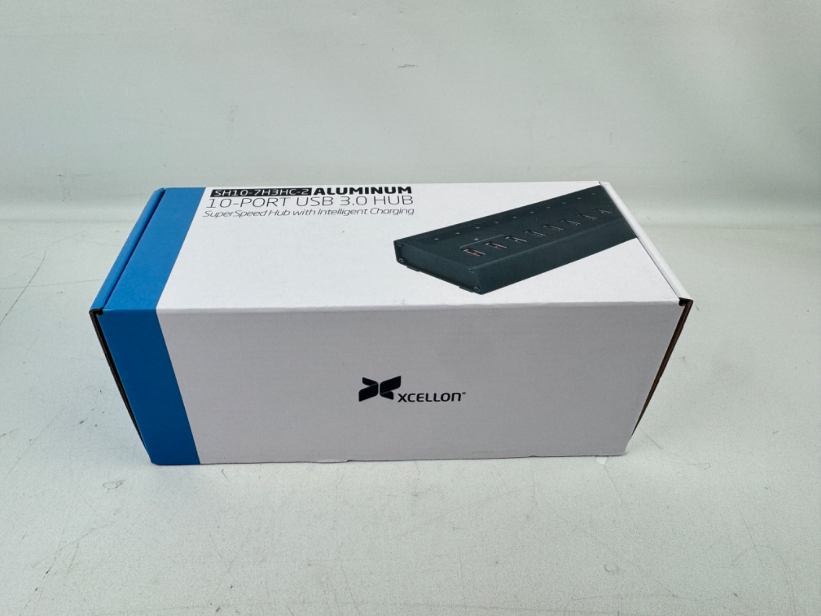 Xcellon 10-Port Powered USB 3.0 Slim Aluminum Hub with 3 Dual Data/Charging Port