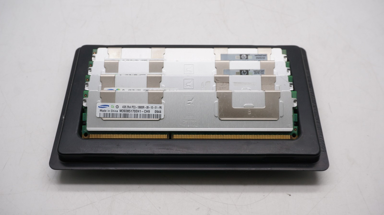 Samsung 16GB 4x4GB 2Rx4 PC3-10600R DDR3-1333 Server Memory-M393B5170EH1-CH9