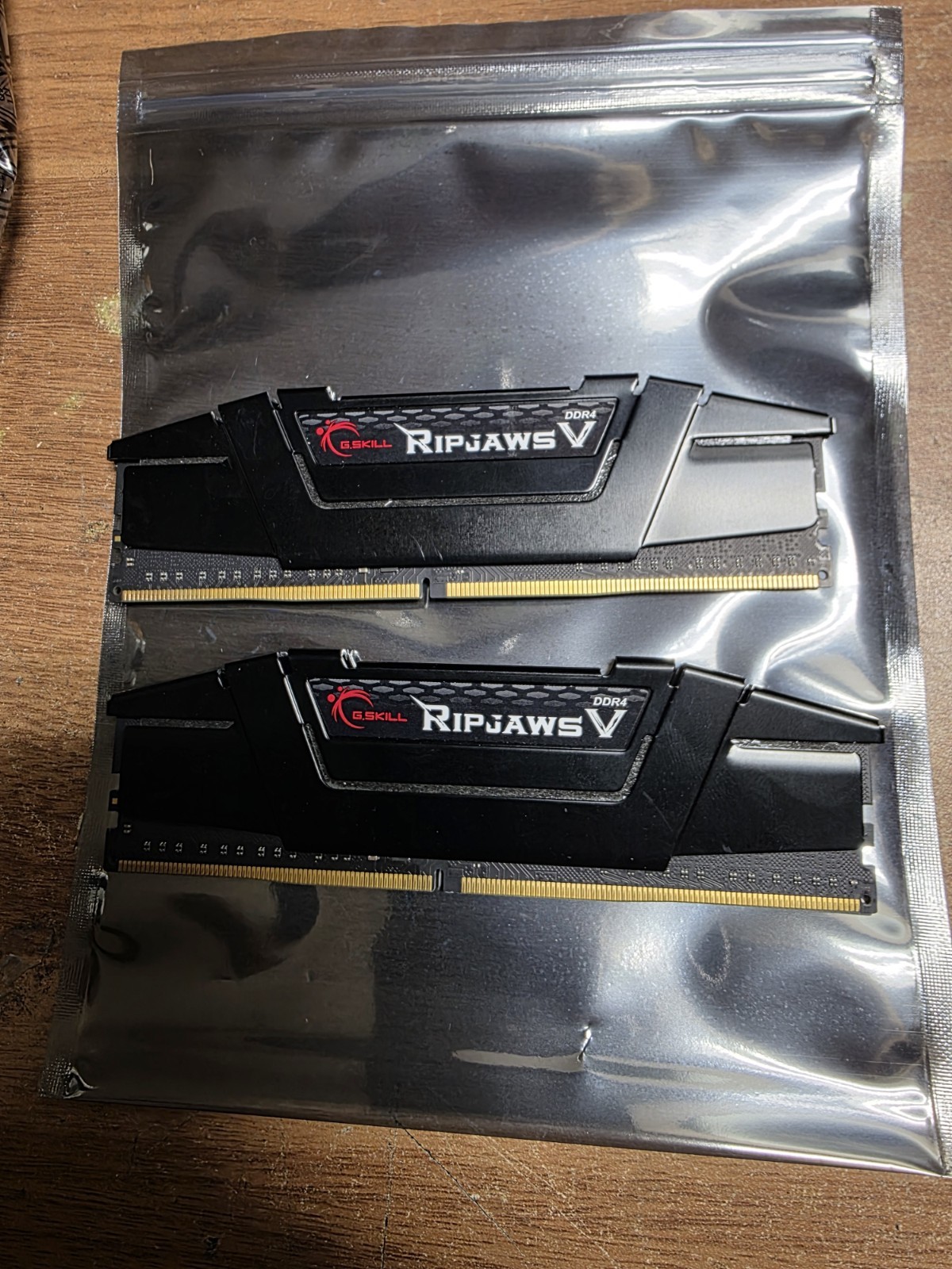 GSKILL RIPJAWS V F4-4000C18-16GVK (2X8GB) 16GB DDR4 4000MHz RAM