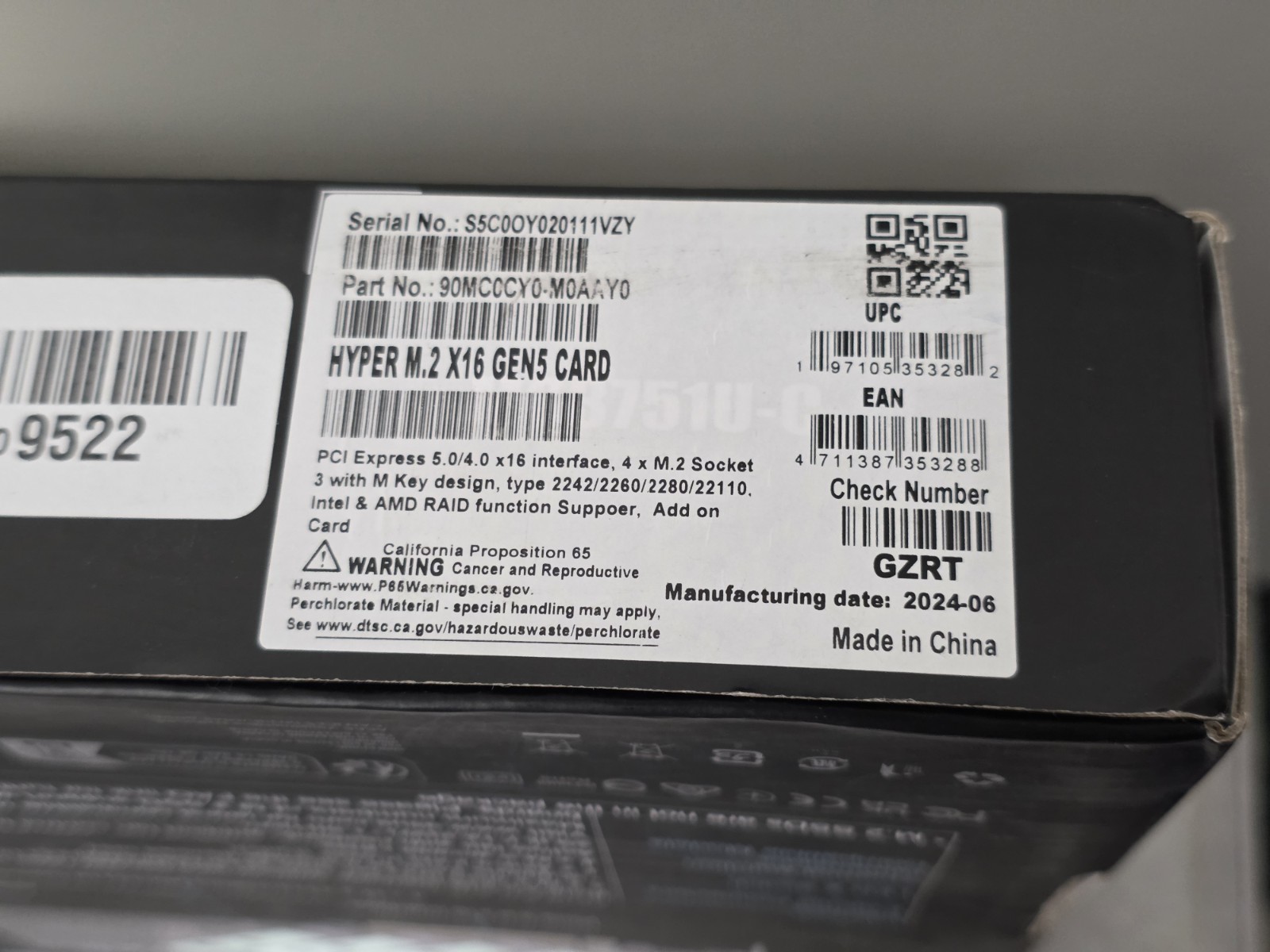 ASUS Hyper M.2 x16 Gen5 Card (PCIe 5.0/4.0) supports four NVMe M.2 (2242/2260/22