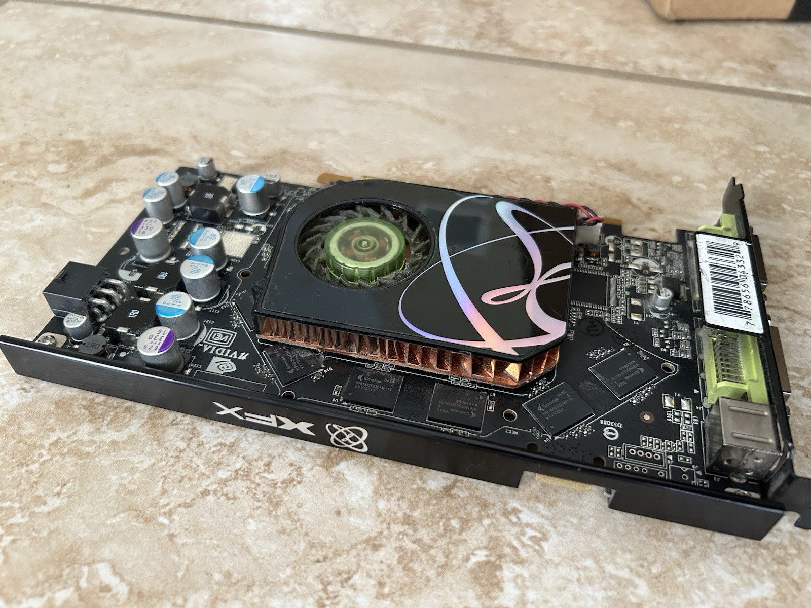 XFX NVIDIA GeForce 7900 GS 256MB GDDR3 SDRAM PCI Express x16 Graphics adapter