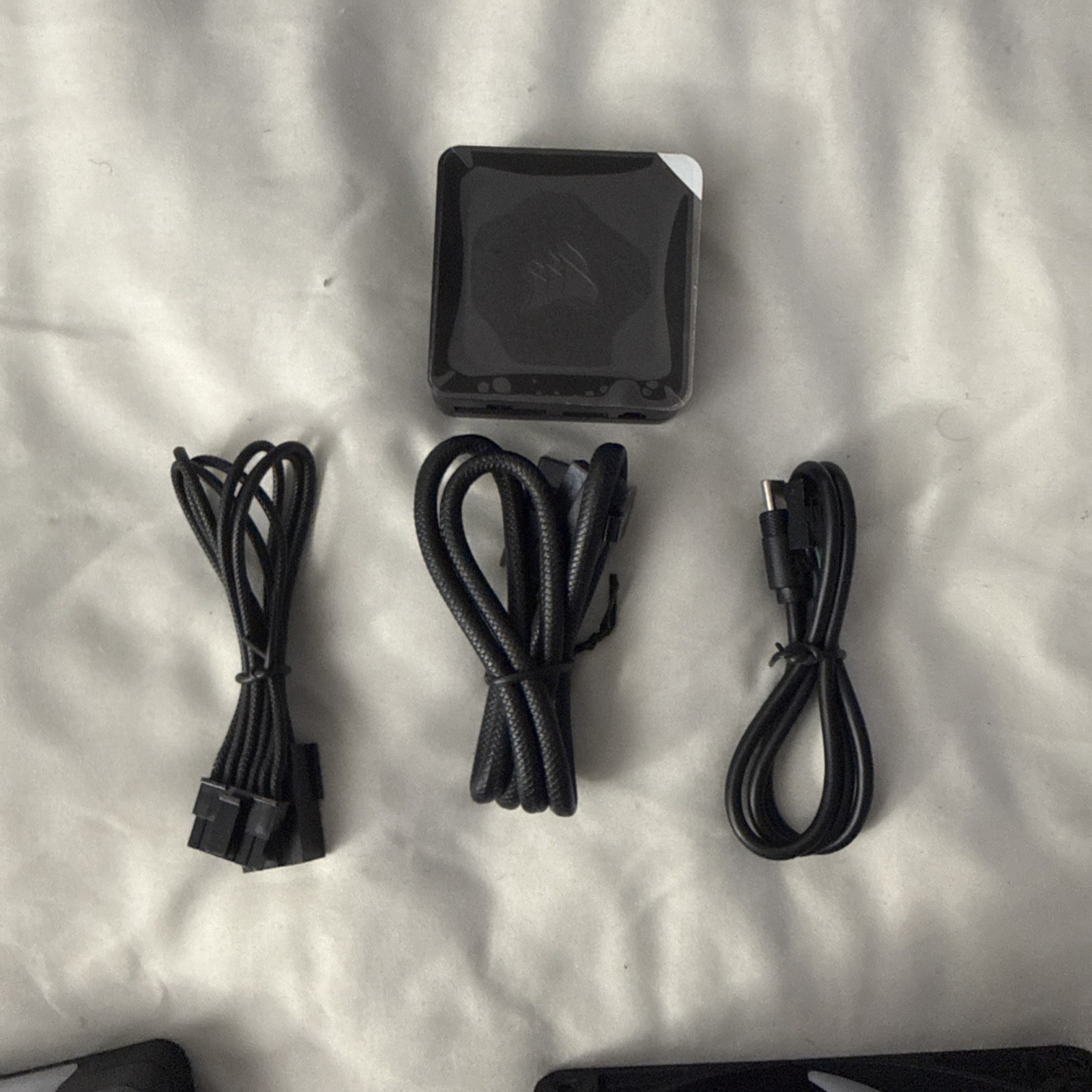 CORSAIR iCUE Link RX120 RGB 120mm PWM Fans with iCUE Link Hub ‎CO-9051018-WW
